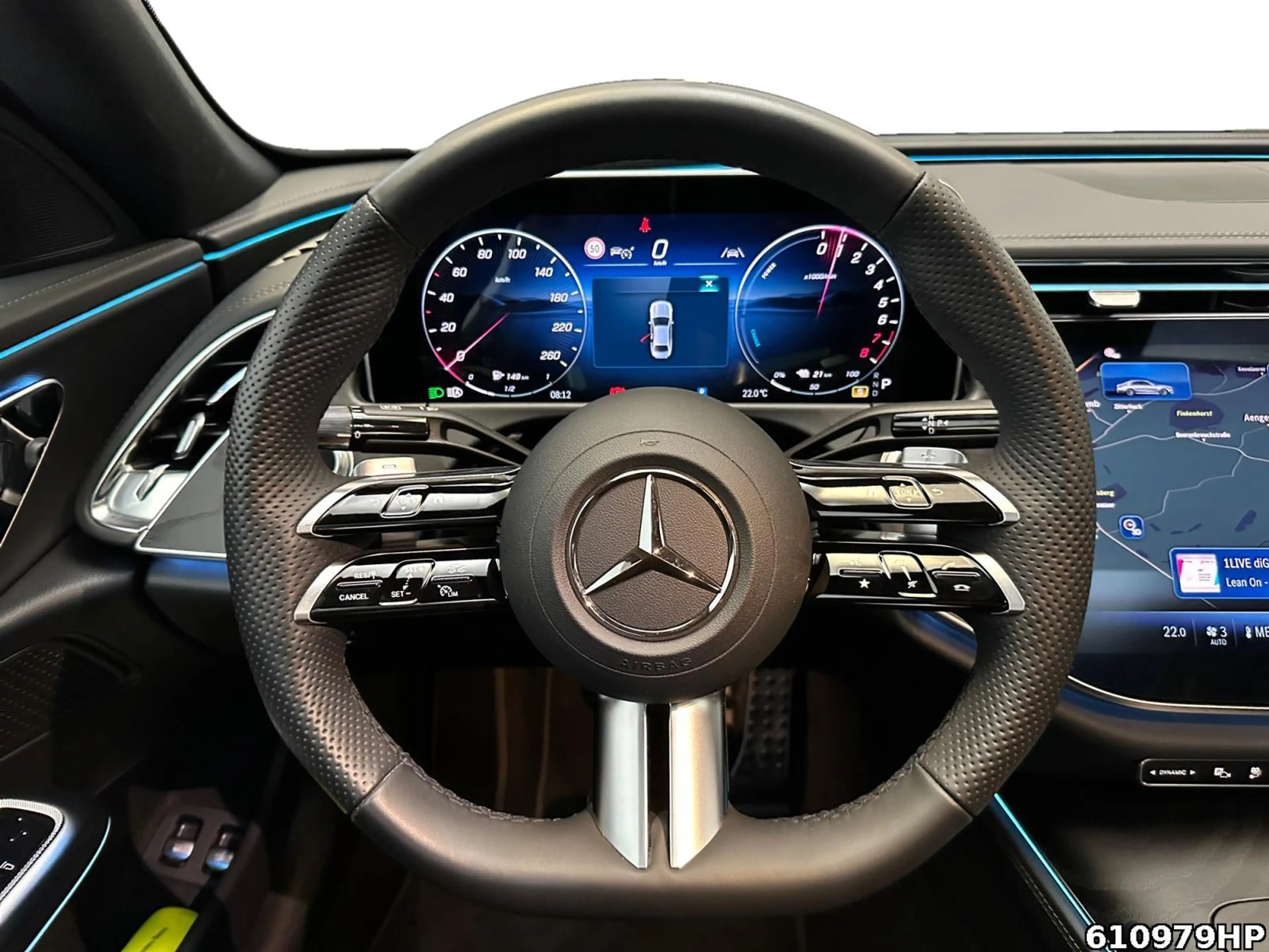 Mercedes-Benz E 300 e AMG Pano Night DIGITAL LIGHT Distronic. — photo 13