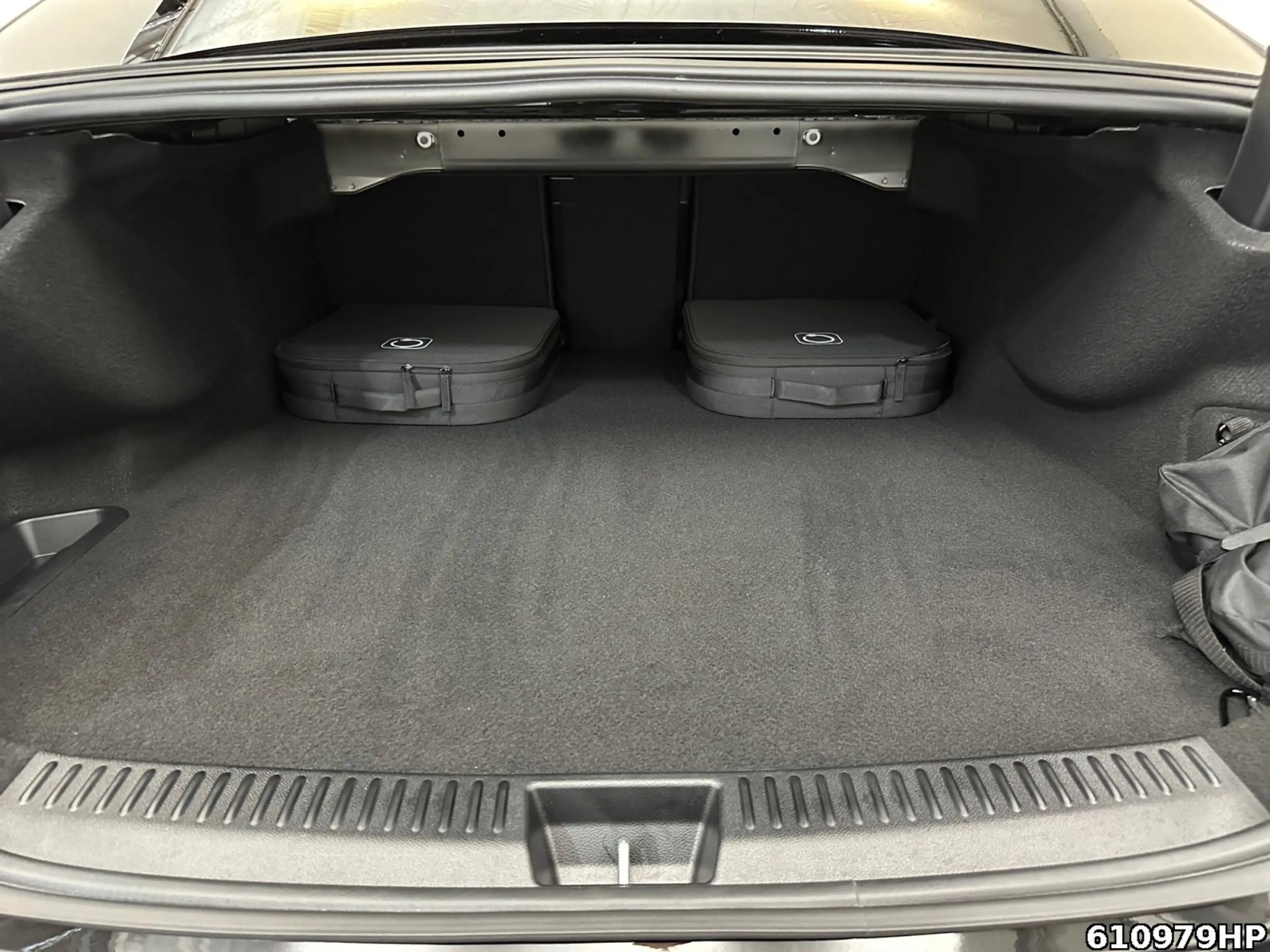 Mercedes-Benz E 300 e AMG Pano Night DIGITAL LIGHT Distronic. — photo 6