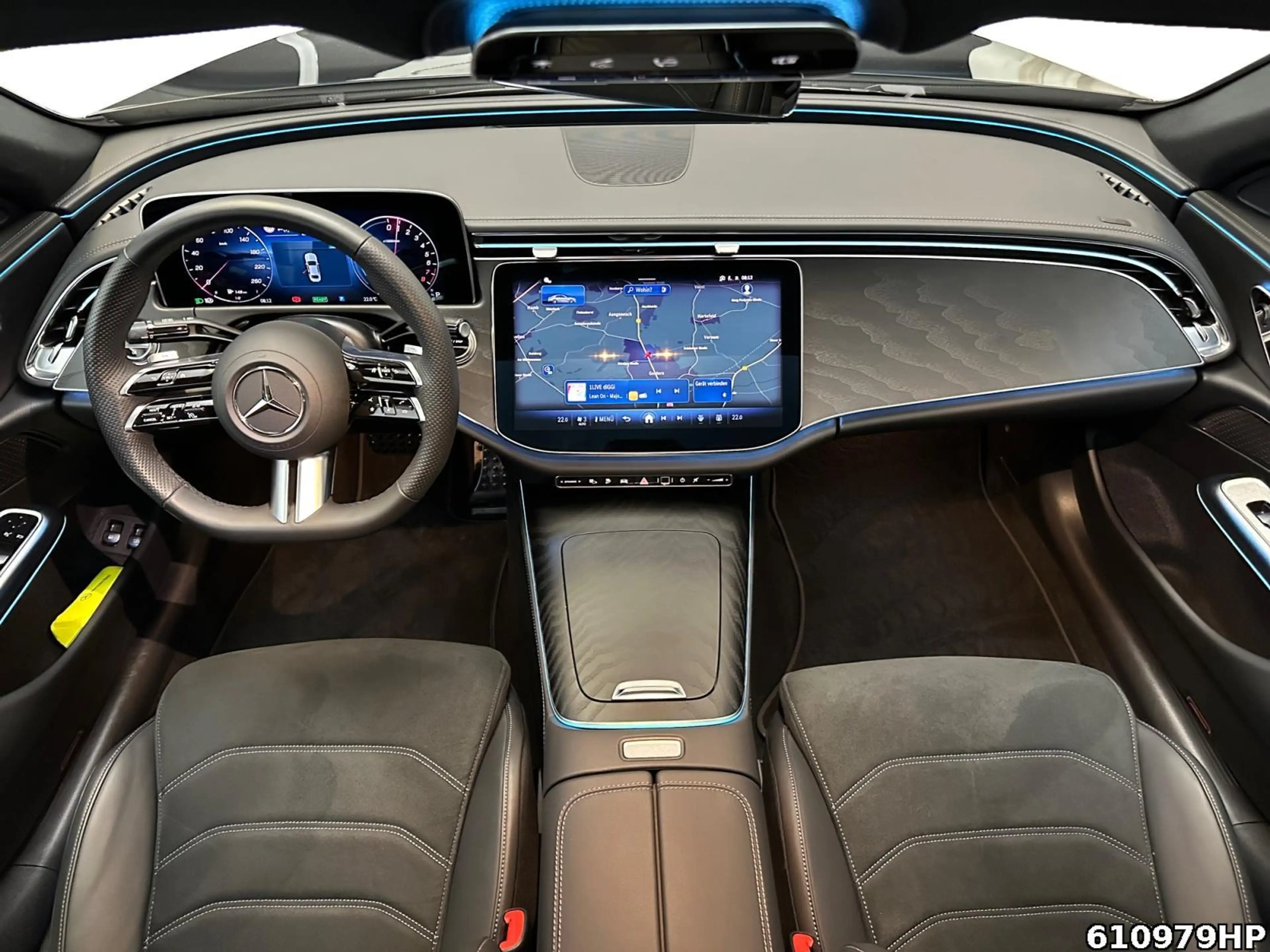 Mercedes-Benz E 300 e AMG Pano Night DIGITAL LIGHT Distronic. — photo 12