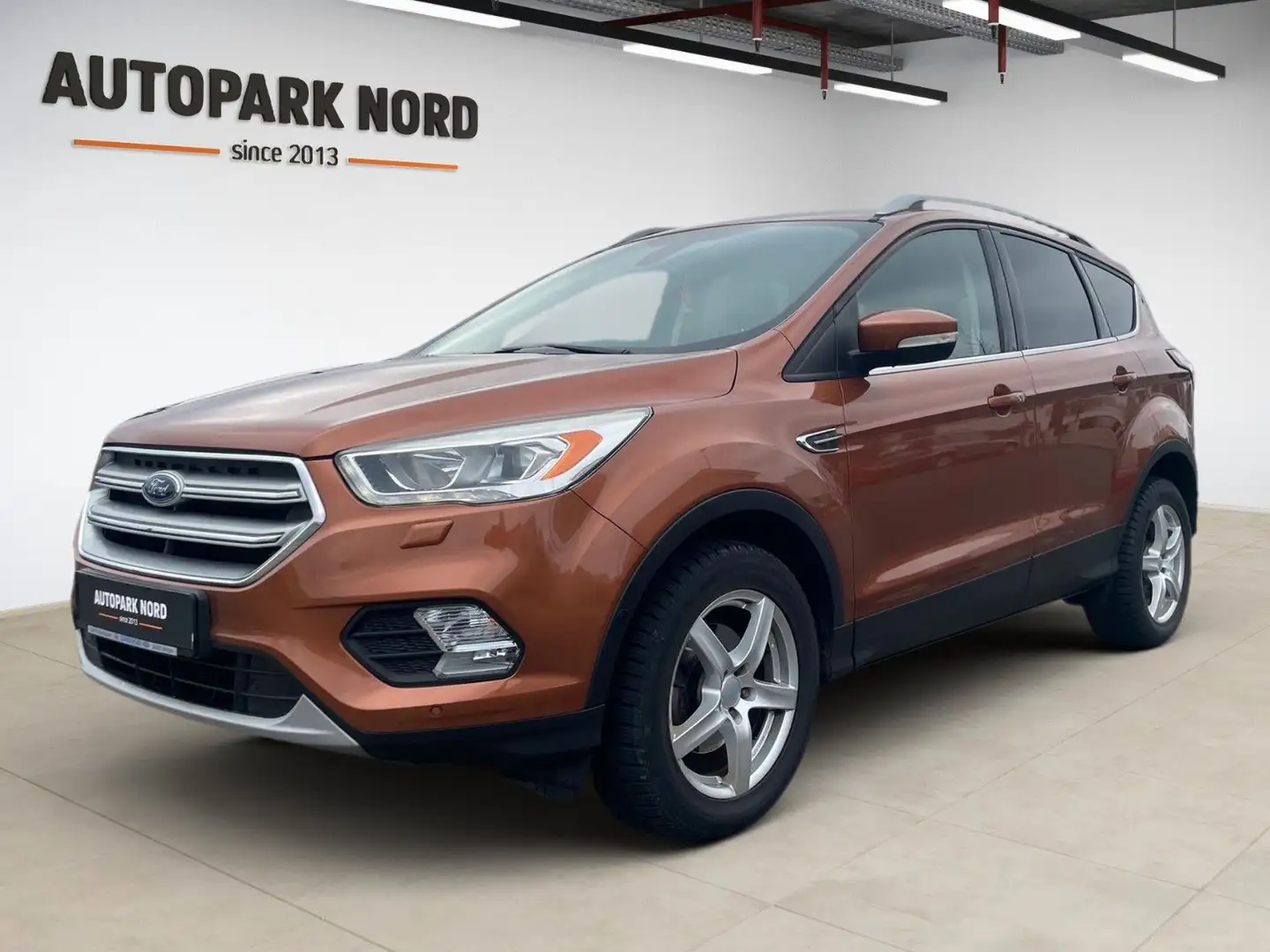 Ford Kuga Titanium/1.Hand/LED/XENON/SHZ/TEMP/PDC/NAVI Braun - 1