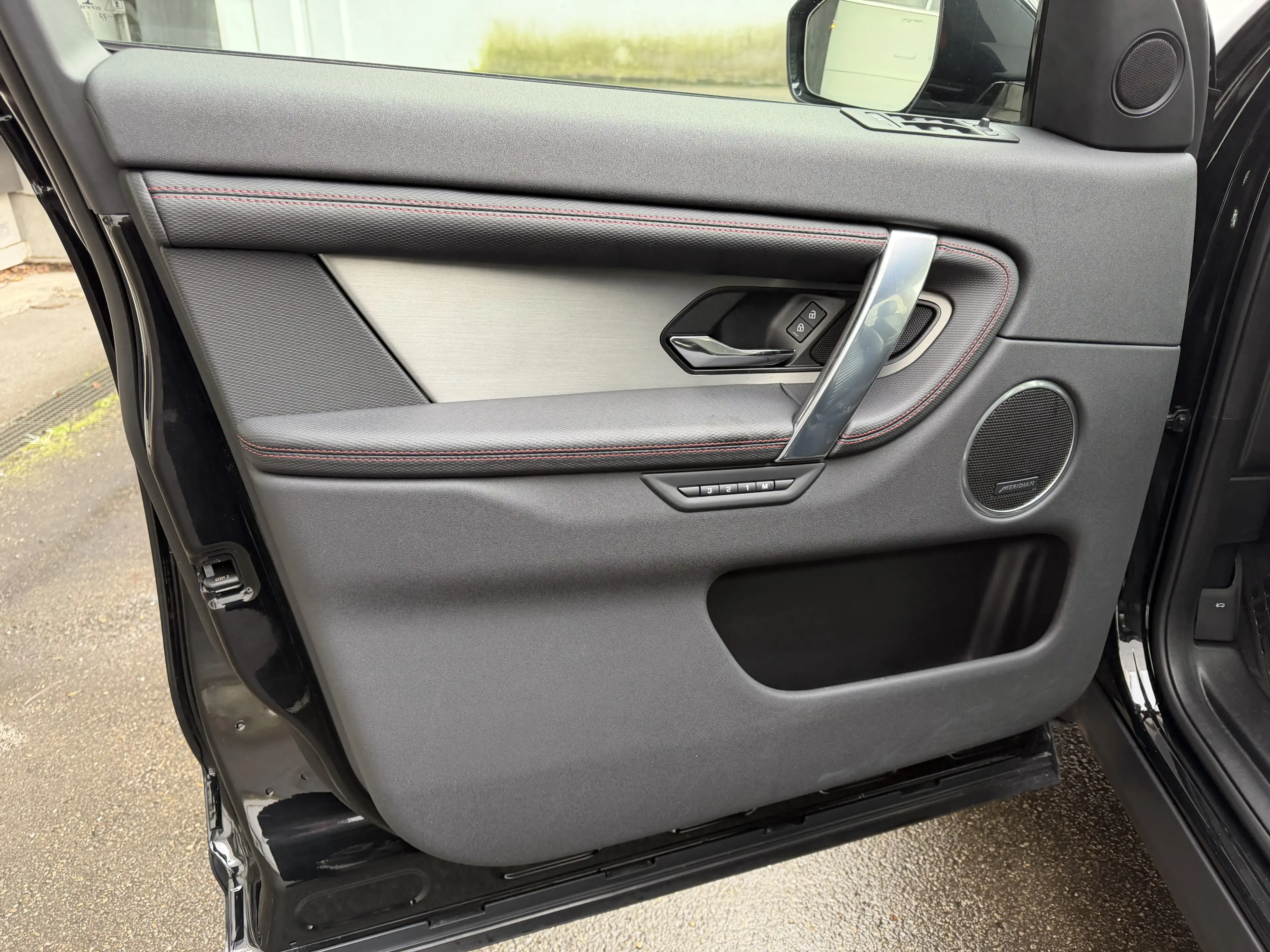 Land Rover Discovery Sport R-Dynamic SE Black LED ACC 360° — photo 11