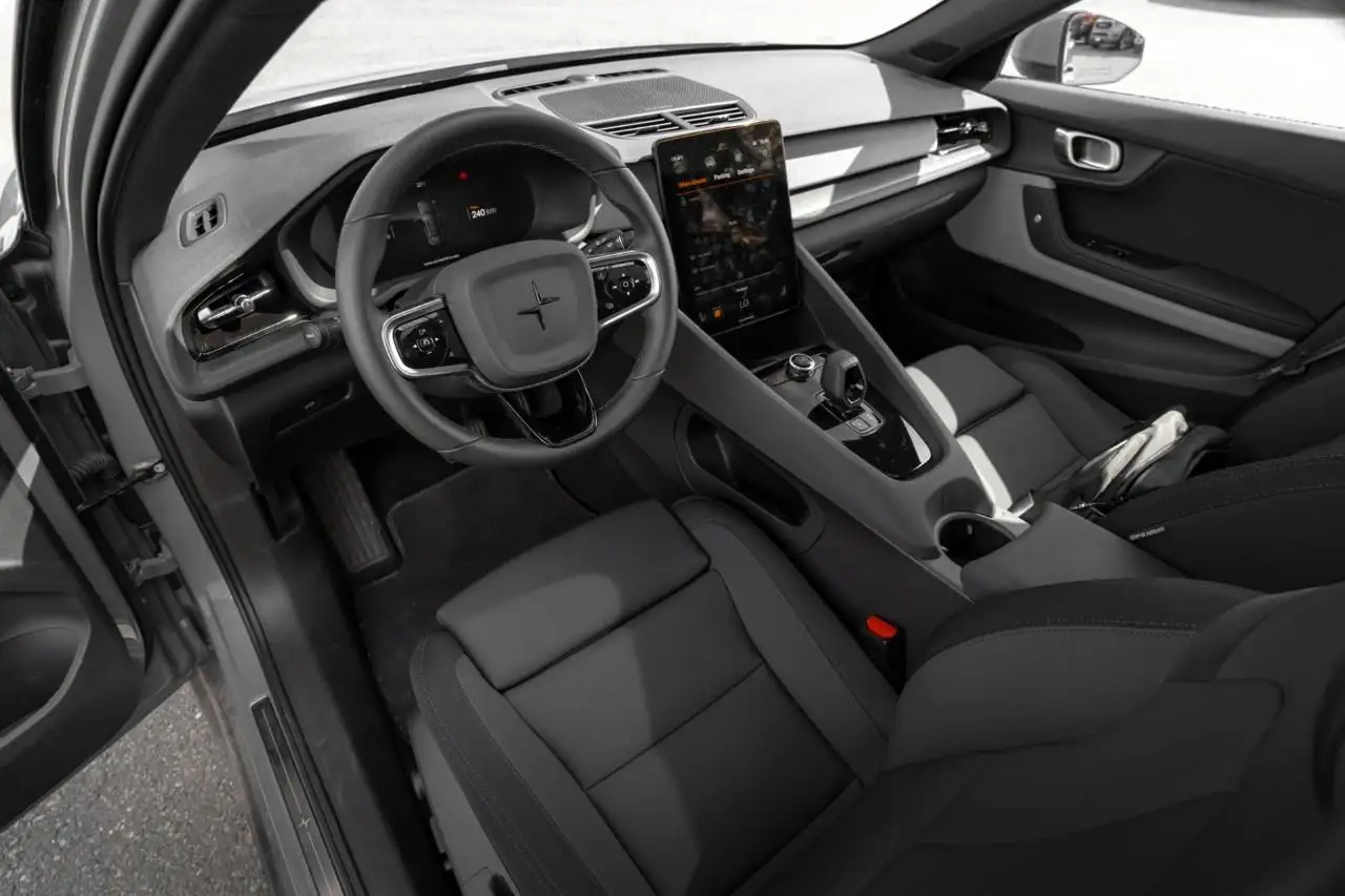 Polestar 2 снимка Polestar 2