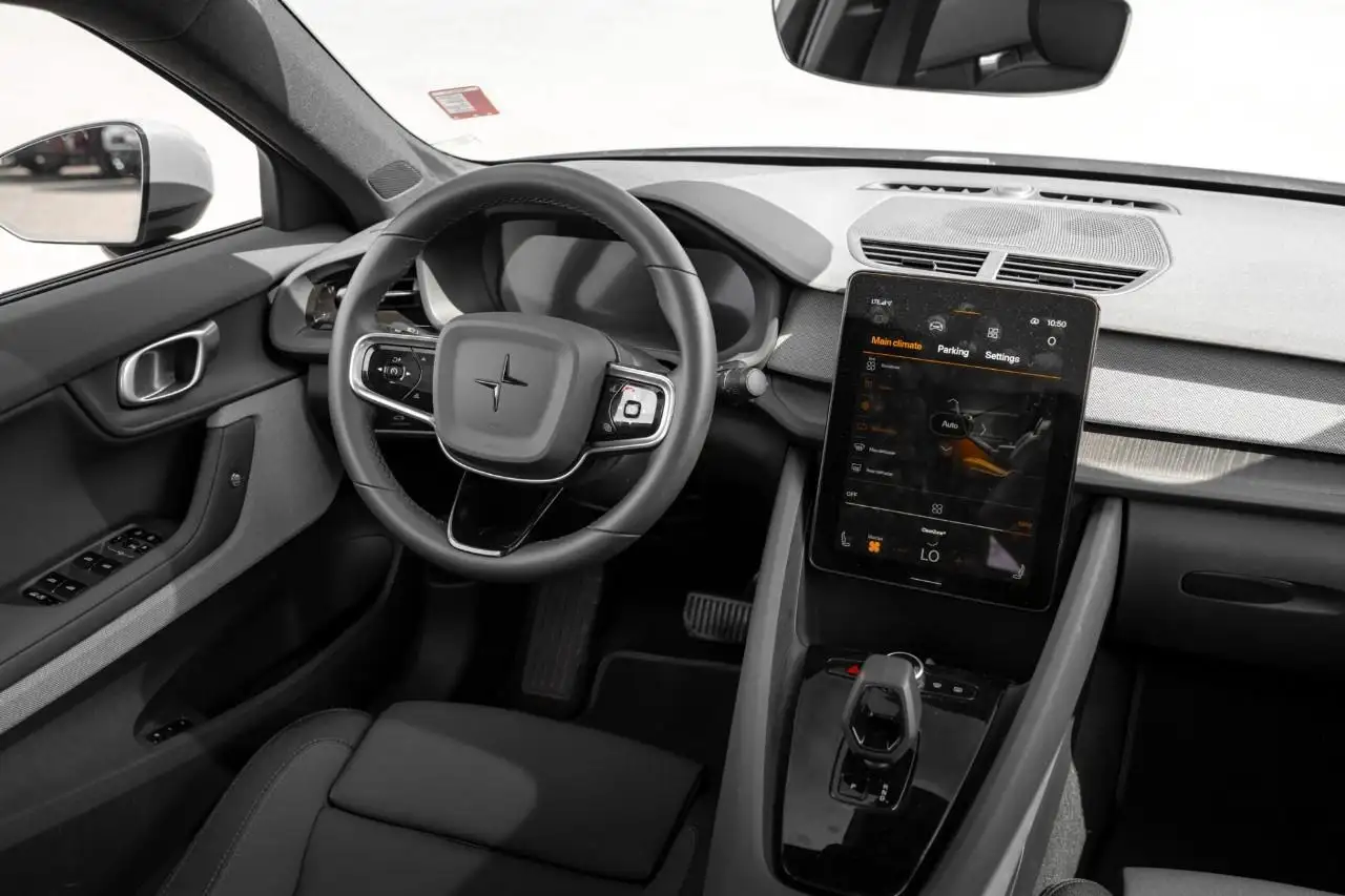 Polestar 2 снимка Polestar 2