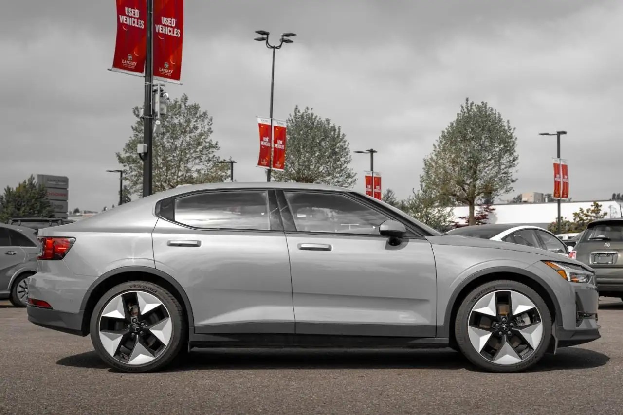 Polestar 2 снимка Polestar 2