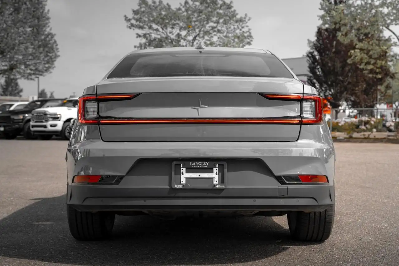 Polestar 2 снимка Polestar 2