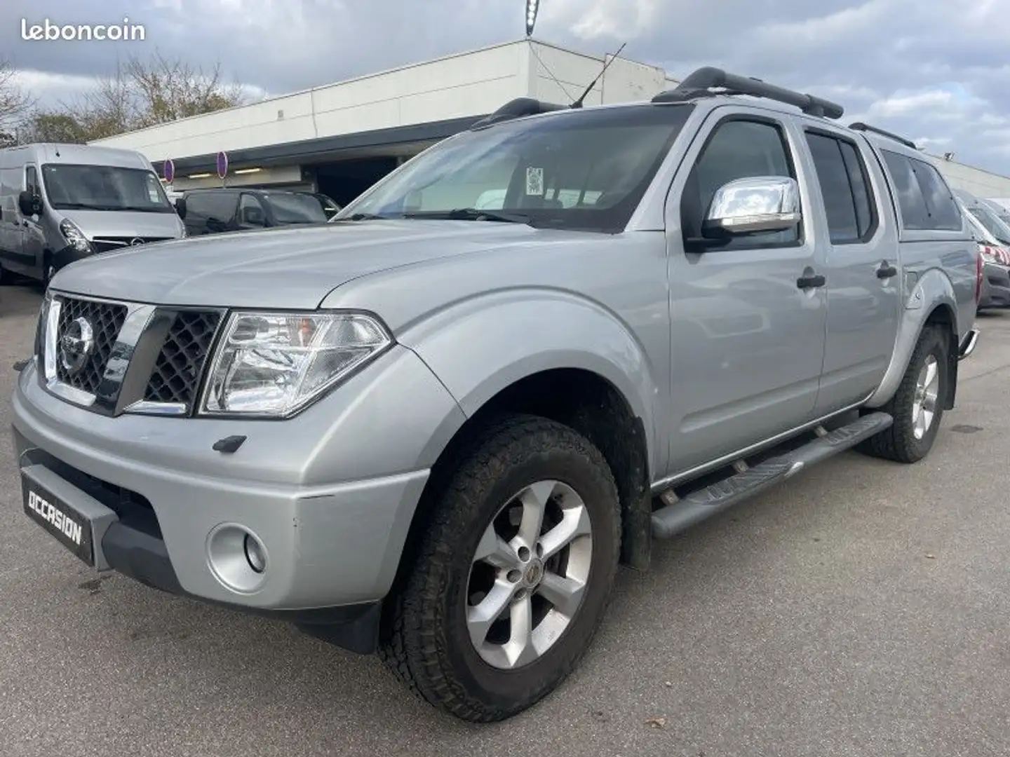 Nissan Navara 2.5 DCI 174CH DOUBLE-CAB ELEGANCE Gris - 1