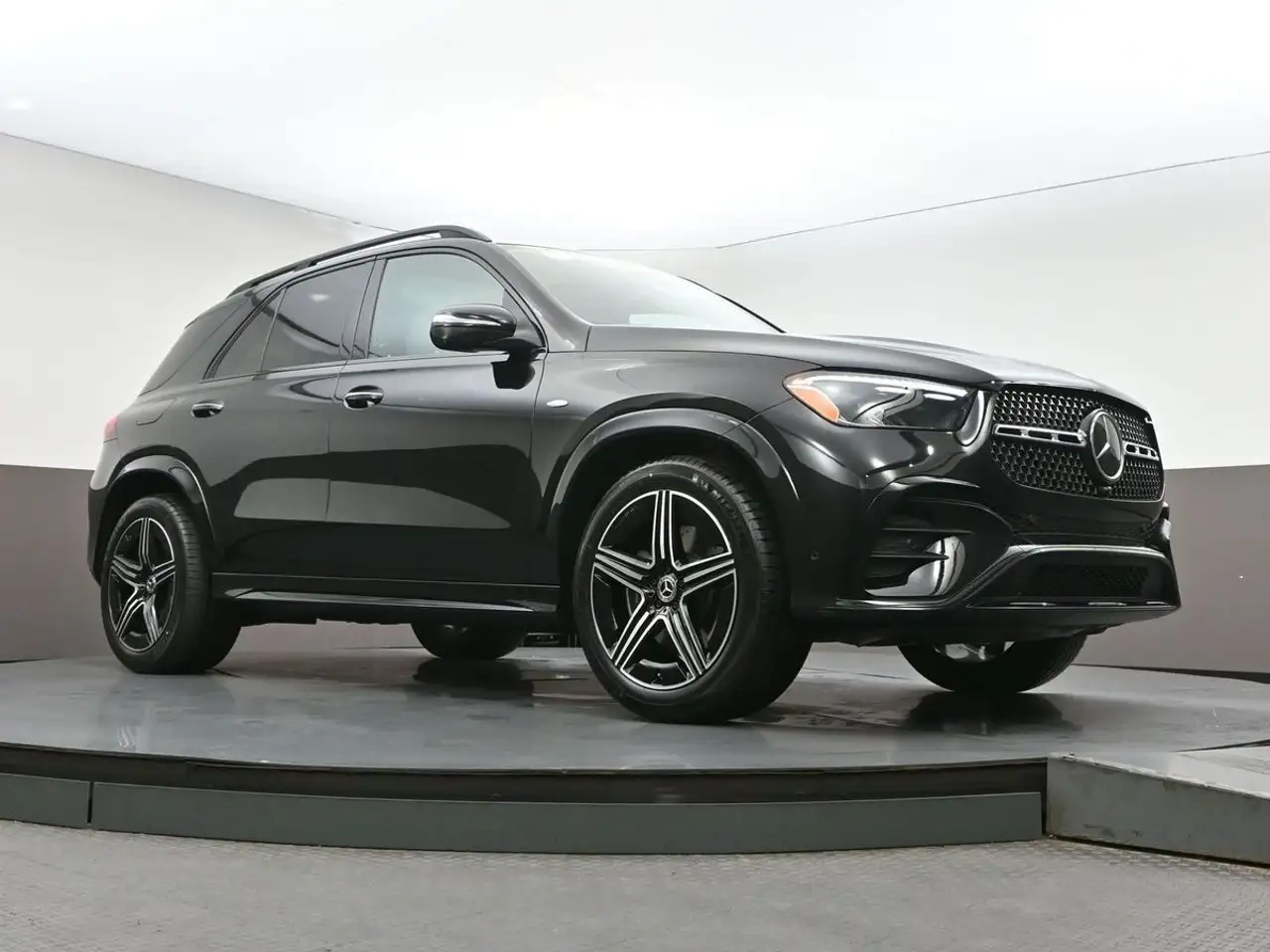 Mercedes-Benz GLE снимка Mercedes-Benz GLE
