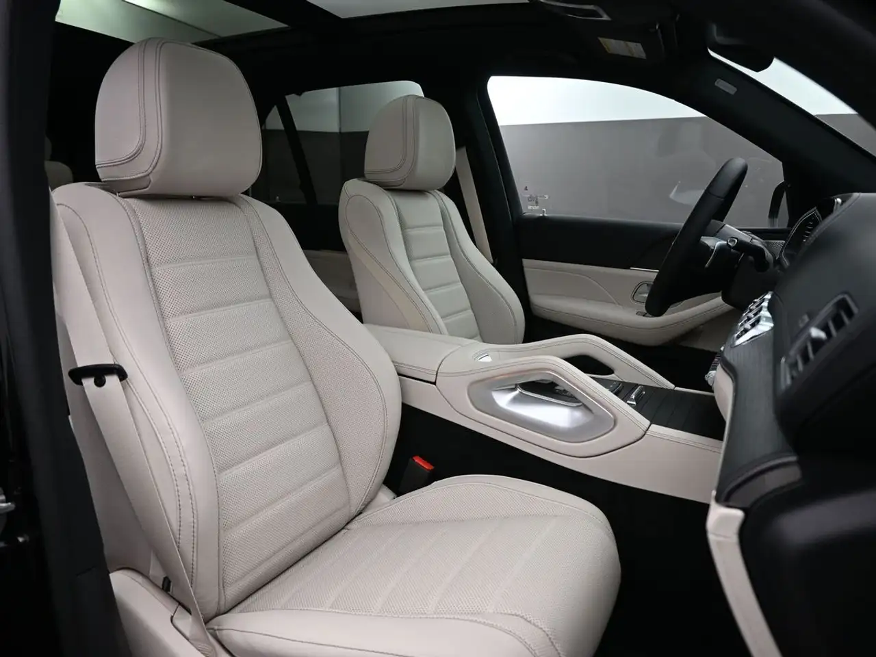 Mercedes-Benz GLE снимка Mercedes-Benz GLE