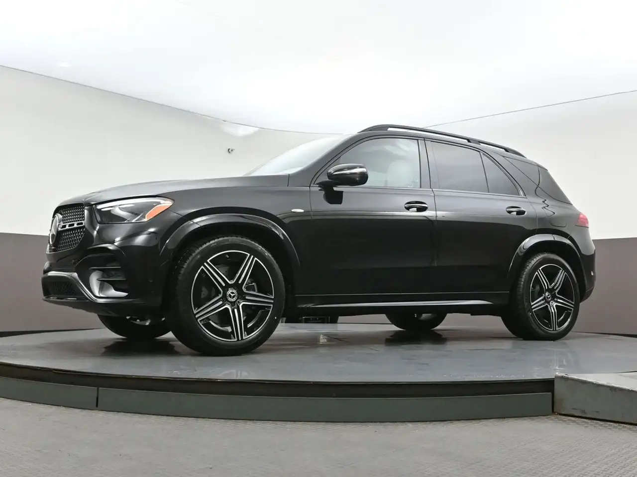 Mercedes-Benz GLE снимка Mercedes-Benz GLE