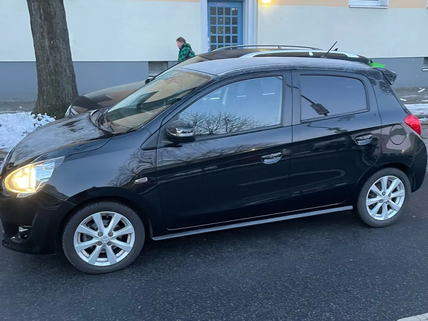 Mitsubishi Space Star Space Star 1.2 Clear Tec CVTTop Schwarz - 1