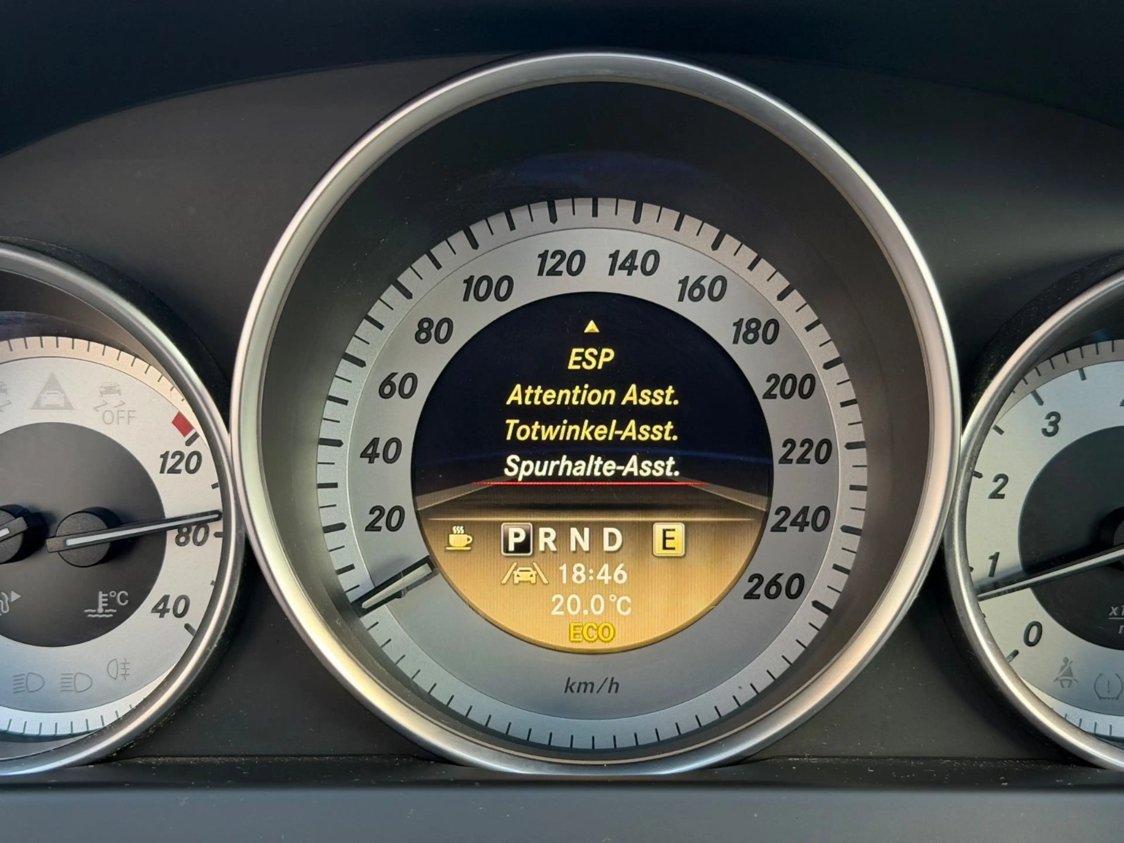 Mercedes-Benz C 180 CGI Coupe AMG-Line 7G/PANO/XENON/AHK/NAVI — photo 35