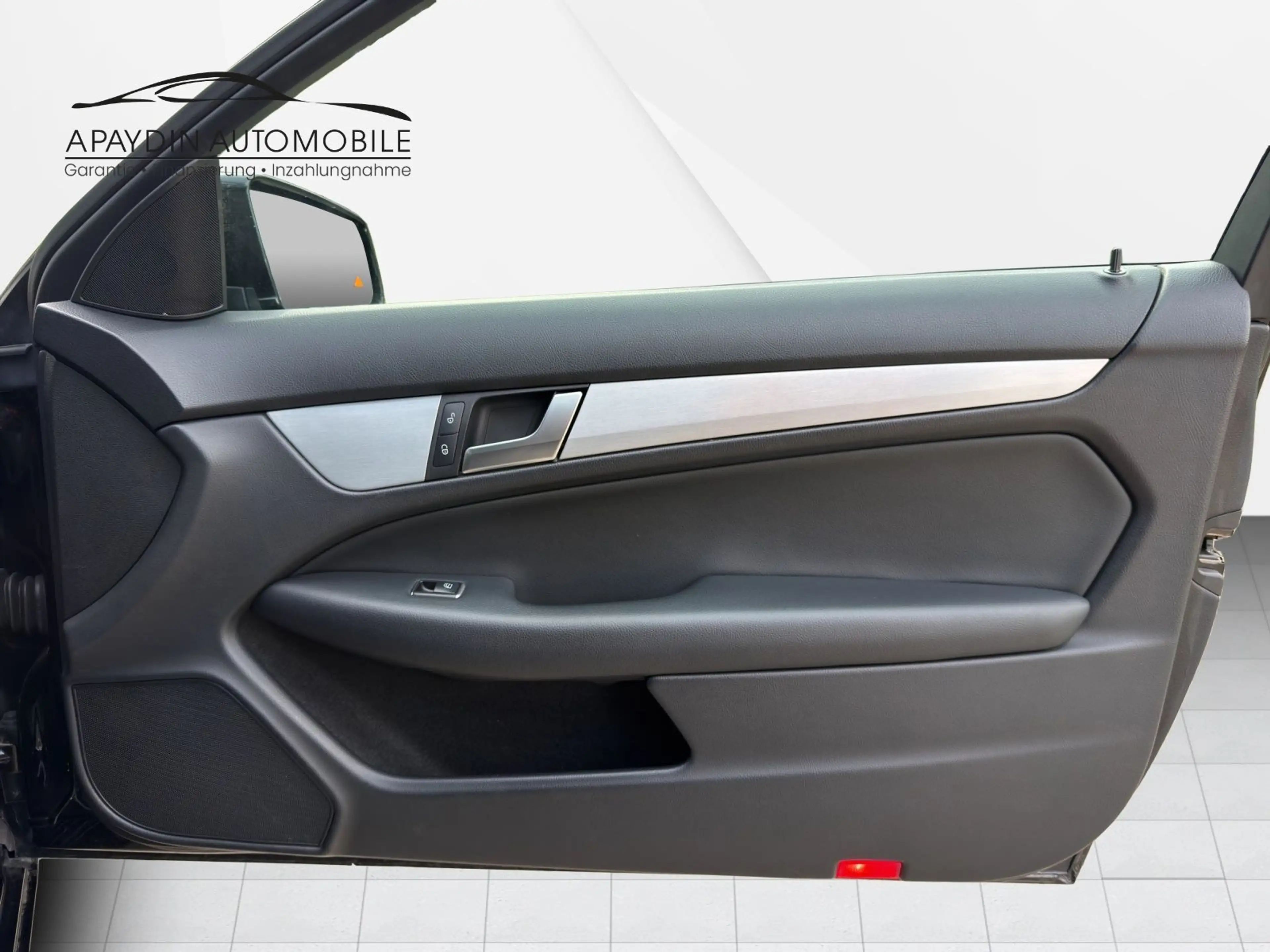 Mercedes-Benz C 180 CGI Coupe AMG-Line 7G/PANO/XENON/AHK/NAVI — photo 23