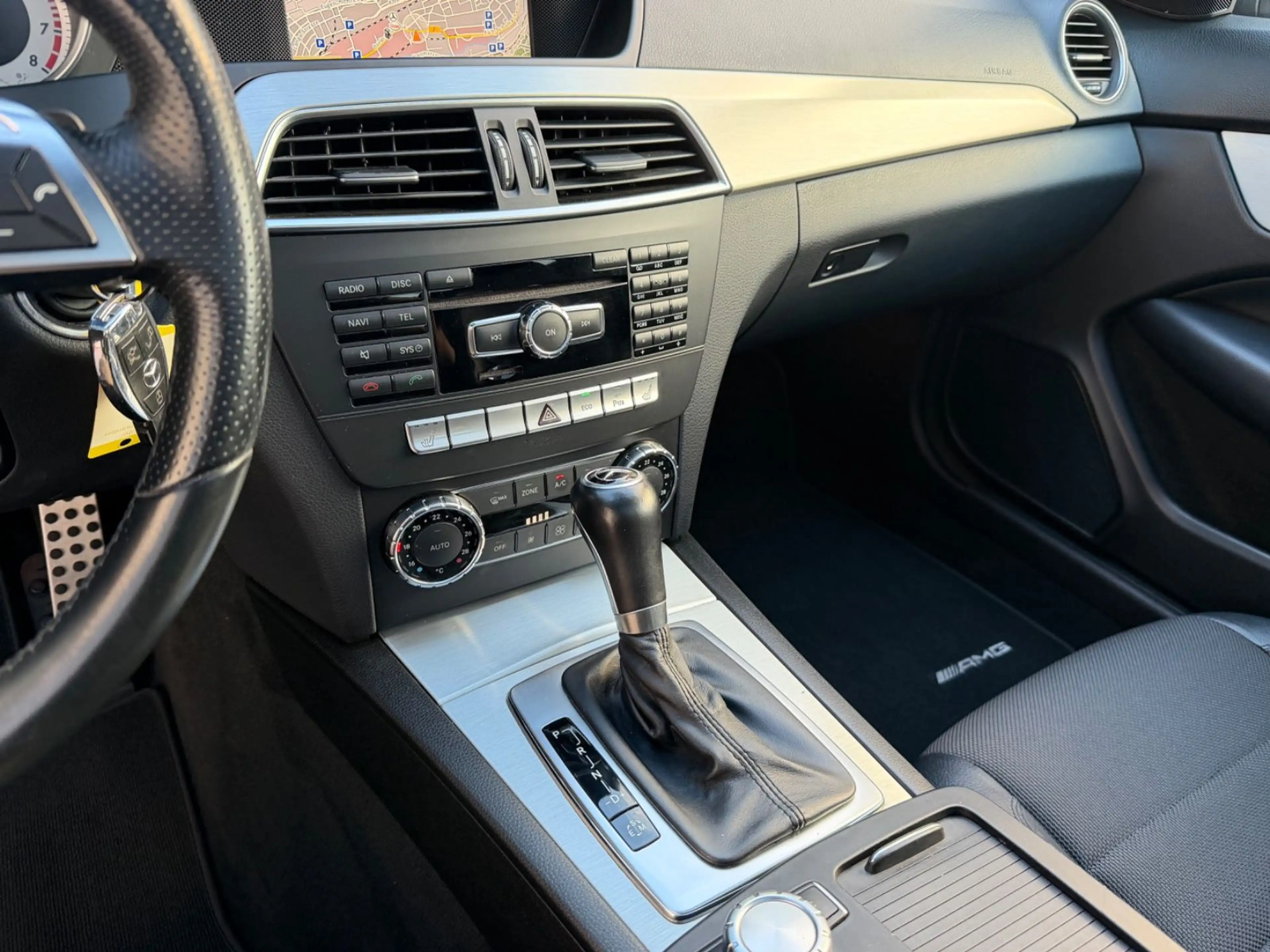 Mercedes-Benz C 180 CGI Coupe AMG-Line 7G/PANO/XENON/AHK/NAVI — photo 38