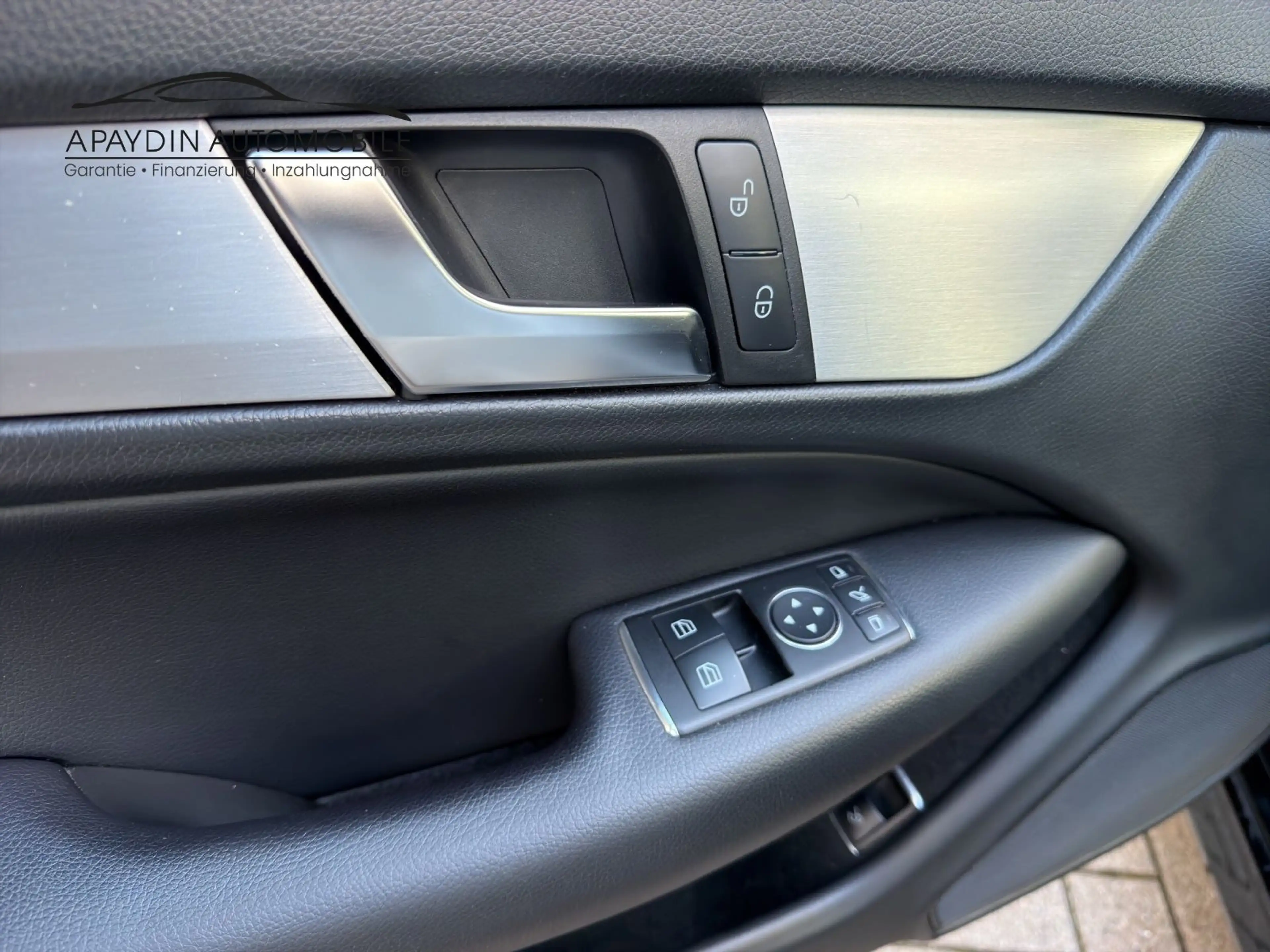 Mercedes-Benz C 180 CGI Coupe AMG-Line 7G/PANO/XENON/AHK/NAVI — photo 30