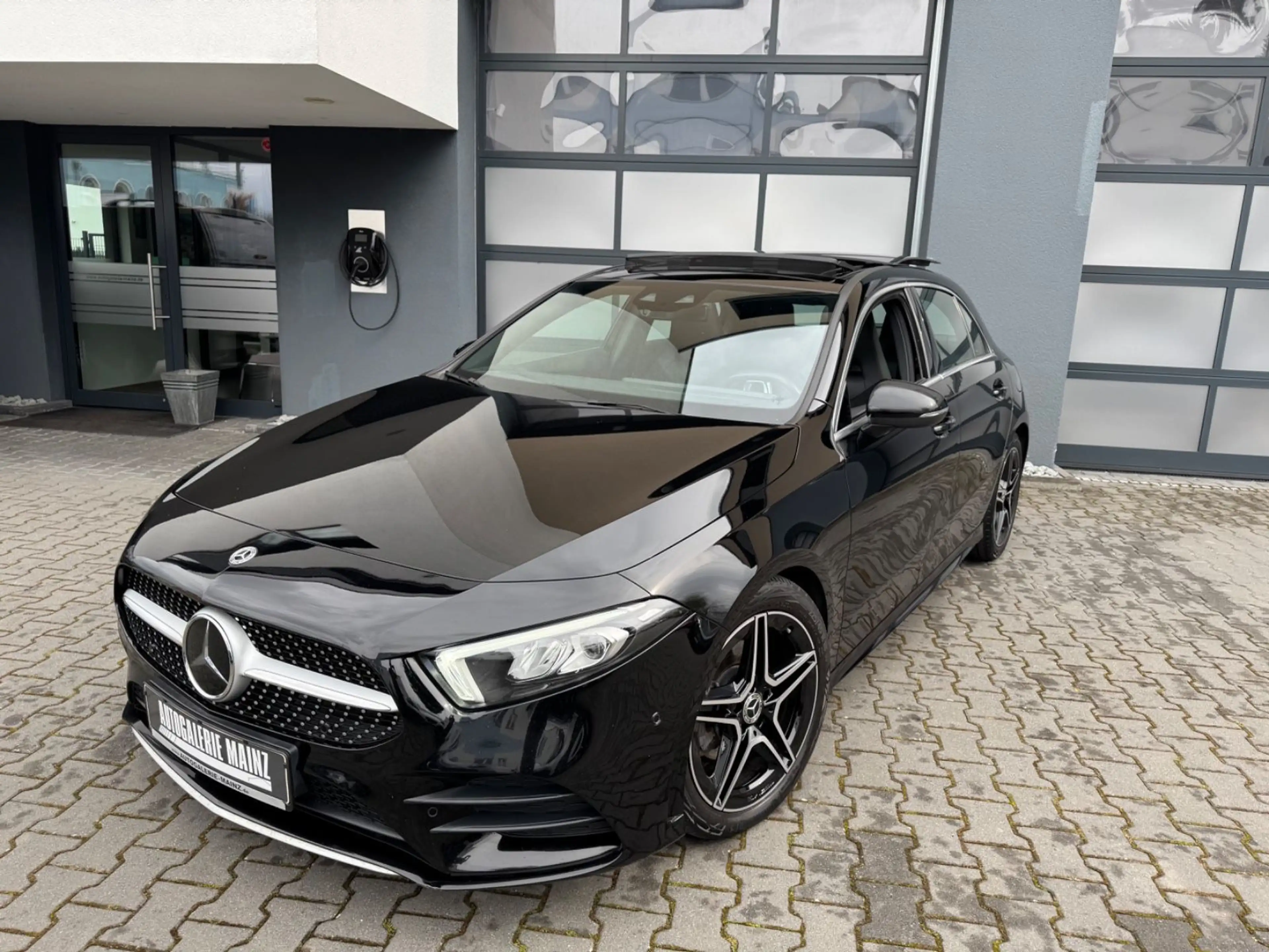Mercedes-Benz A 200 d 8G-DCT "AMG Line" Pano/MBUX/LED/1.Hd. — photo 2