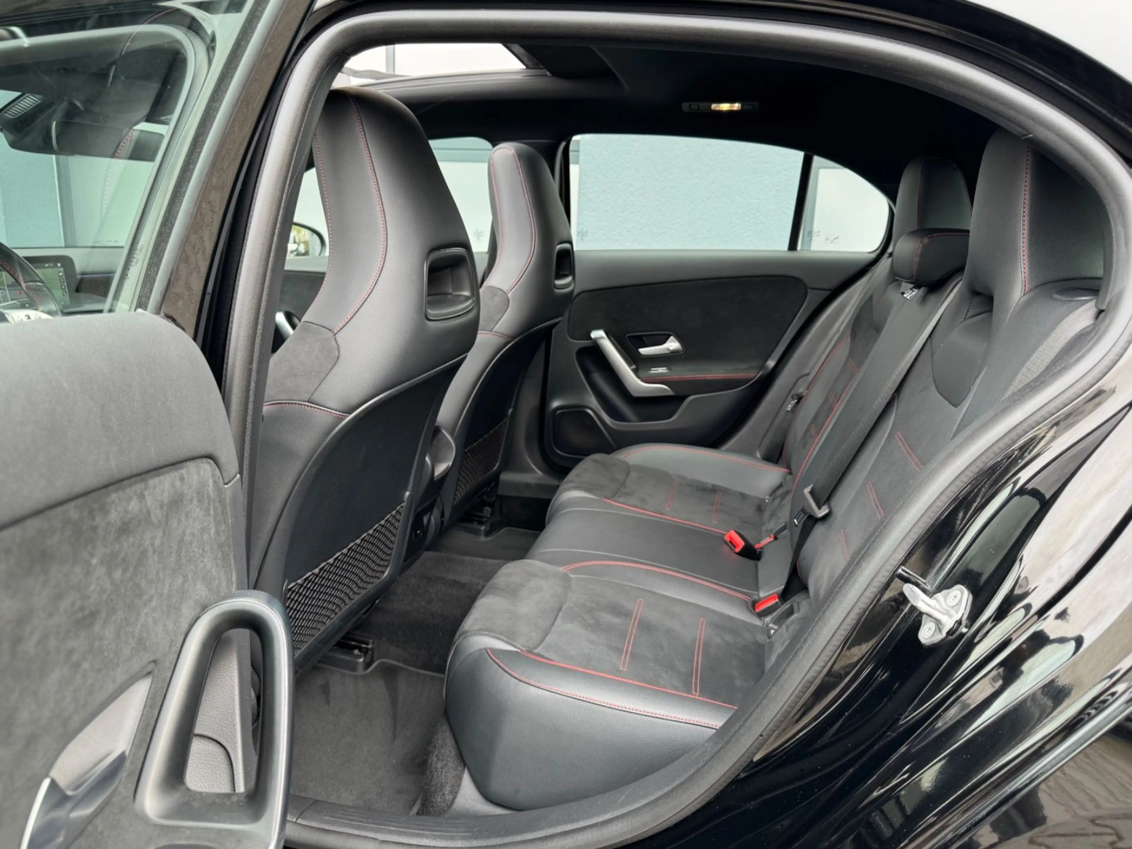 Mercedes-Benz A 200 d 8G-DCT "AMG Line" Pano/MBUX/LED/1.Hd. — photo 15