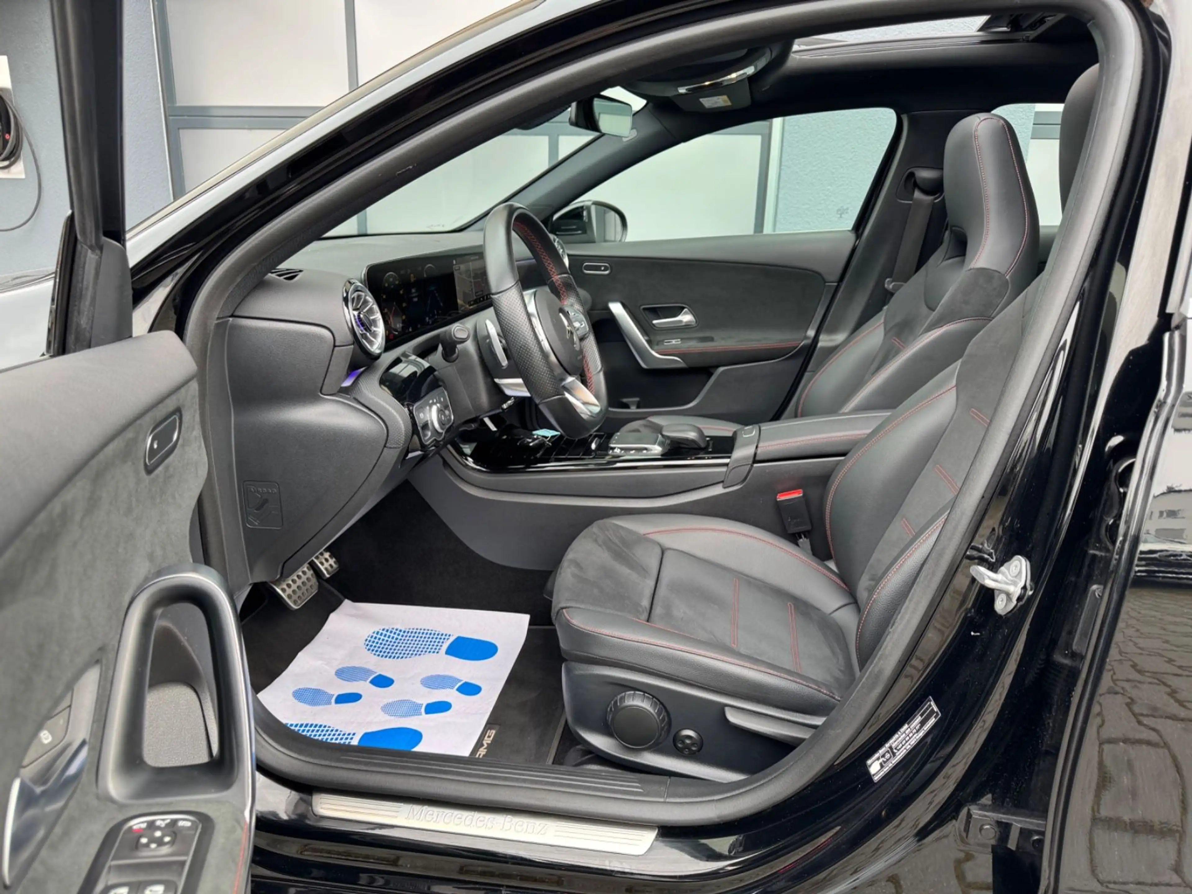 Mercedes-Benz A 200 d 8G-DCT "AMG Line" Pano/MBUX/LED/1.Hd. — photo 14
