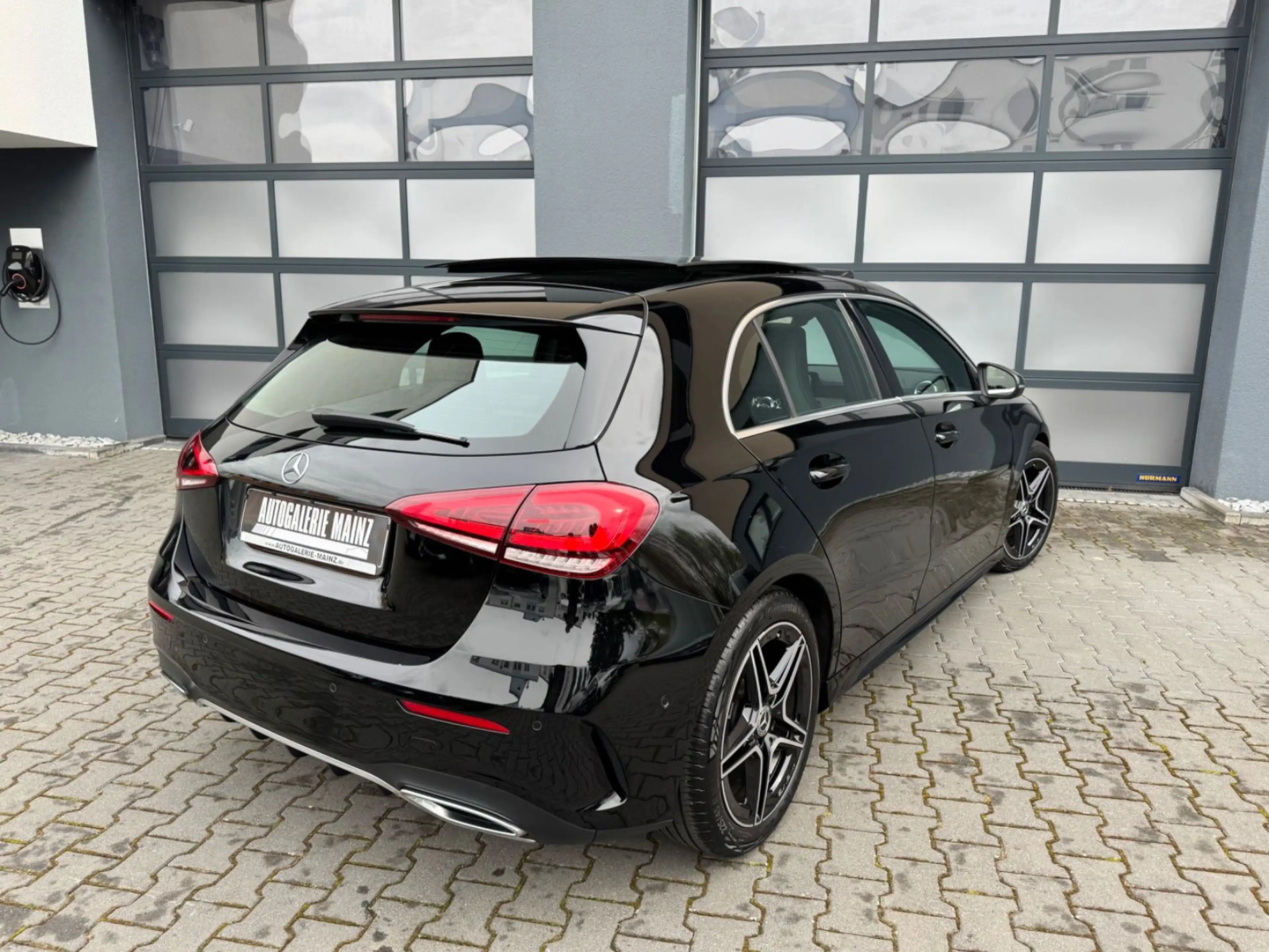 Mercedes-Benz A 200 d 8G-DCT "AMG Line" Pano/MBUX/LED/1.Hd. — photo 3