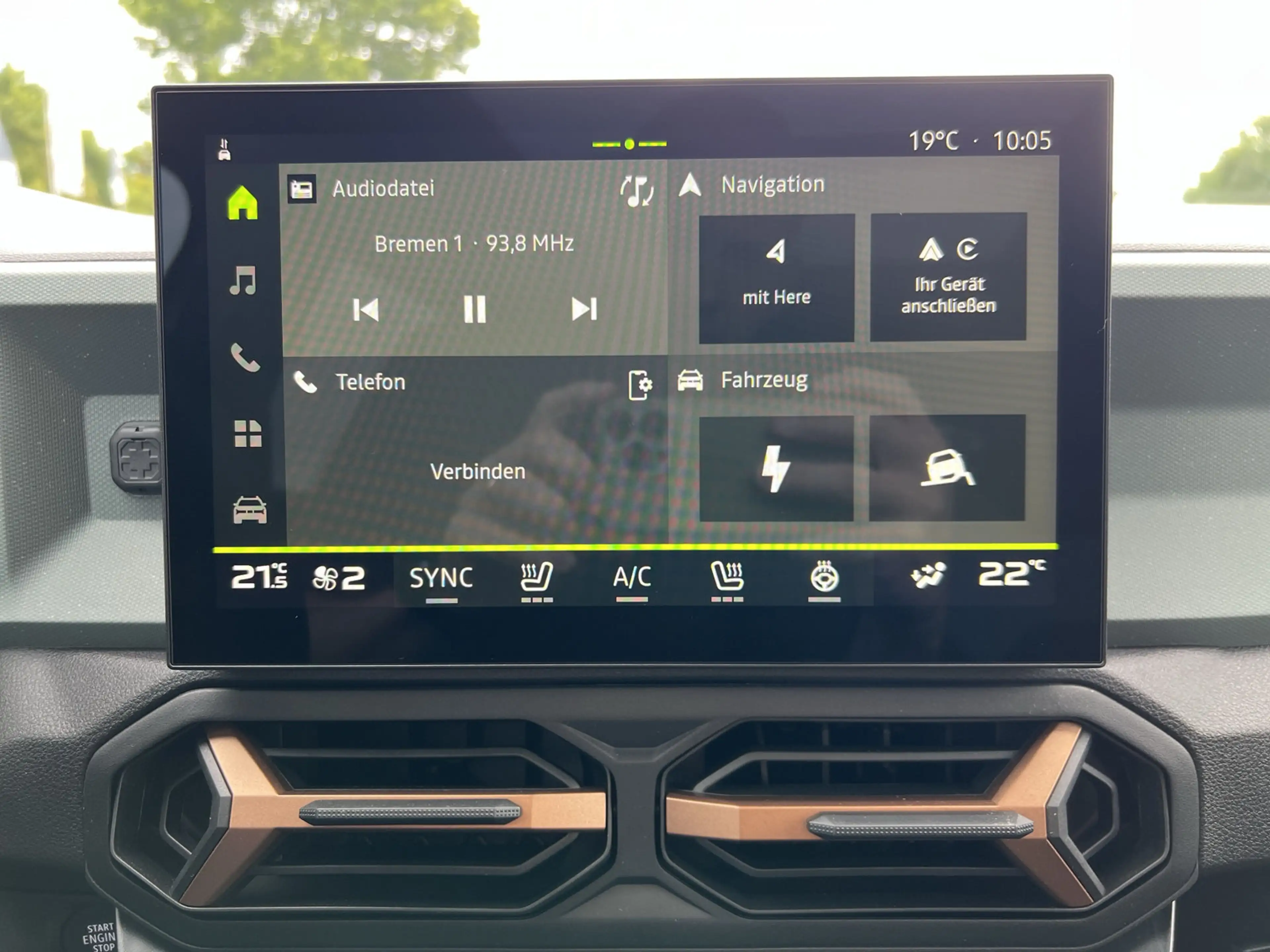 Dacia Bigster hybrid-G 150 4x4 Extreme SHZ+NAVI+RFK — photo 11