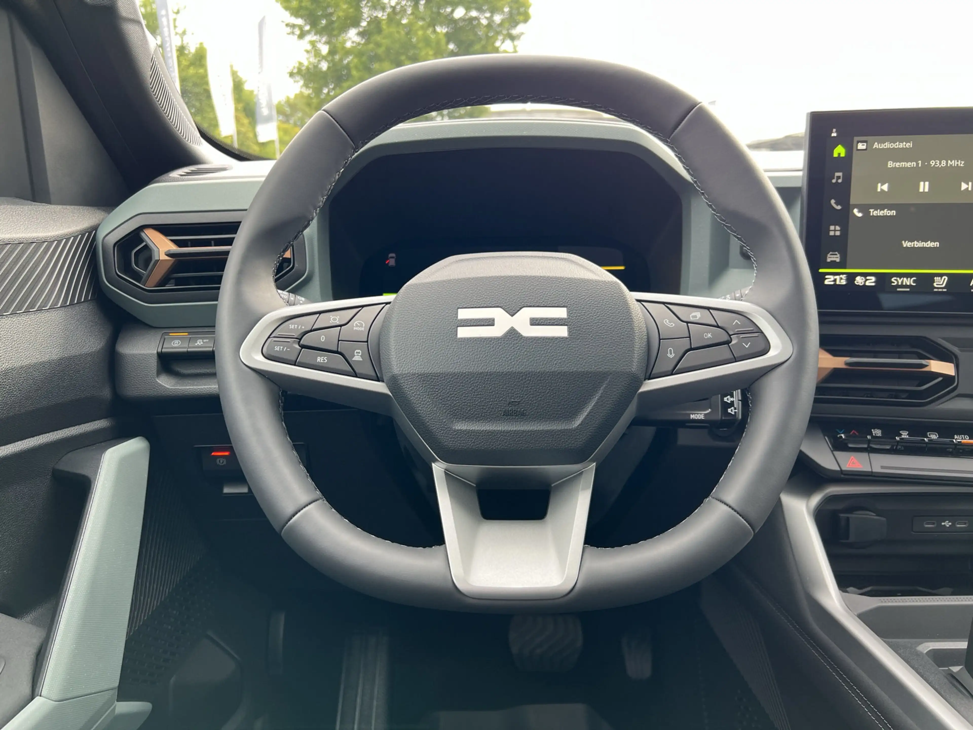 Dacia Bigster hybrid-G 150 4x4 Extreme SHZ+NAVI+RFK — photo 7