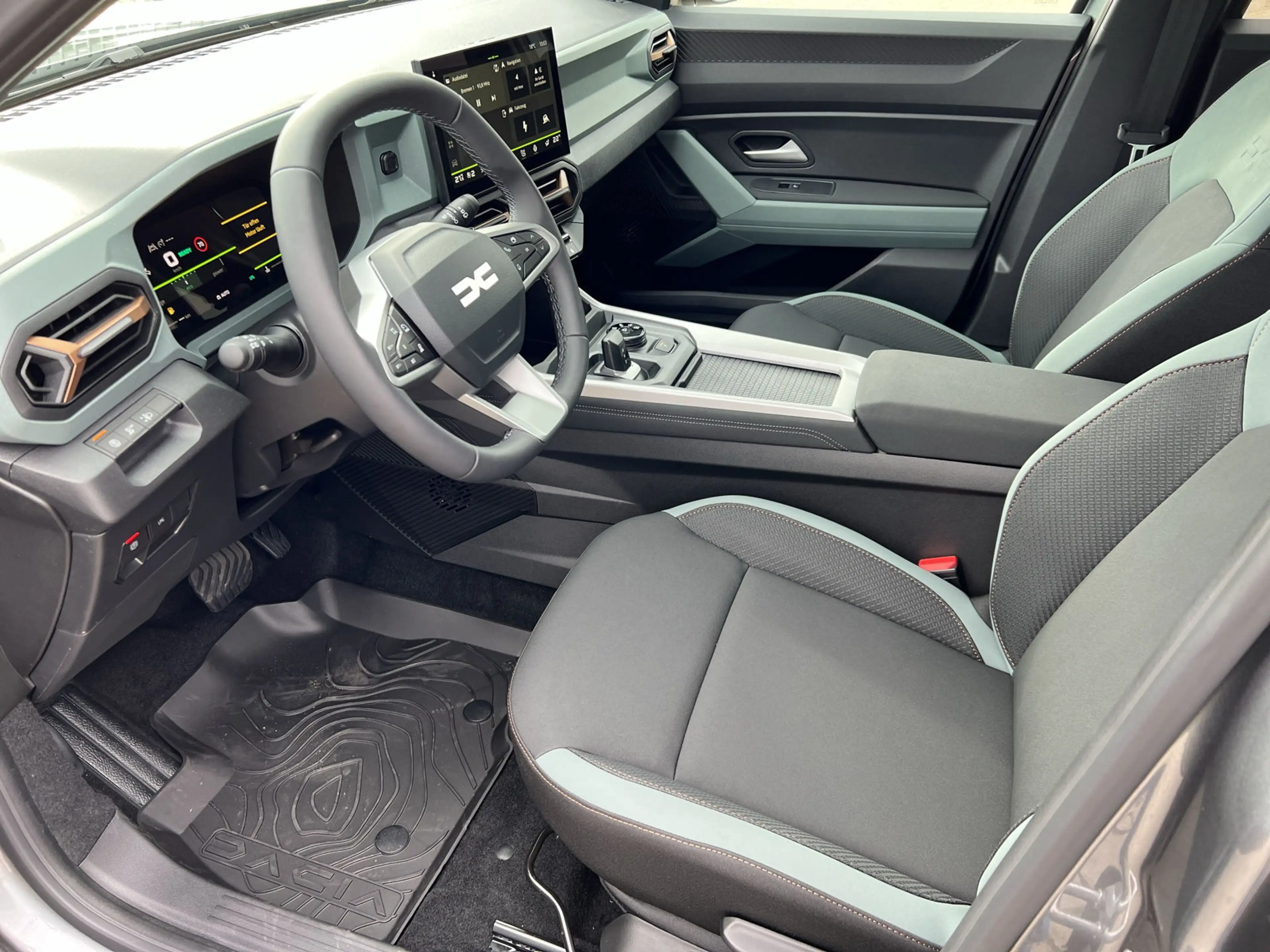 Dacia Bigster hybrid-G 150 4x4 Extreme SHZ+NAVI+RFK — photo 5