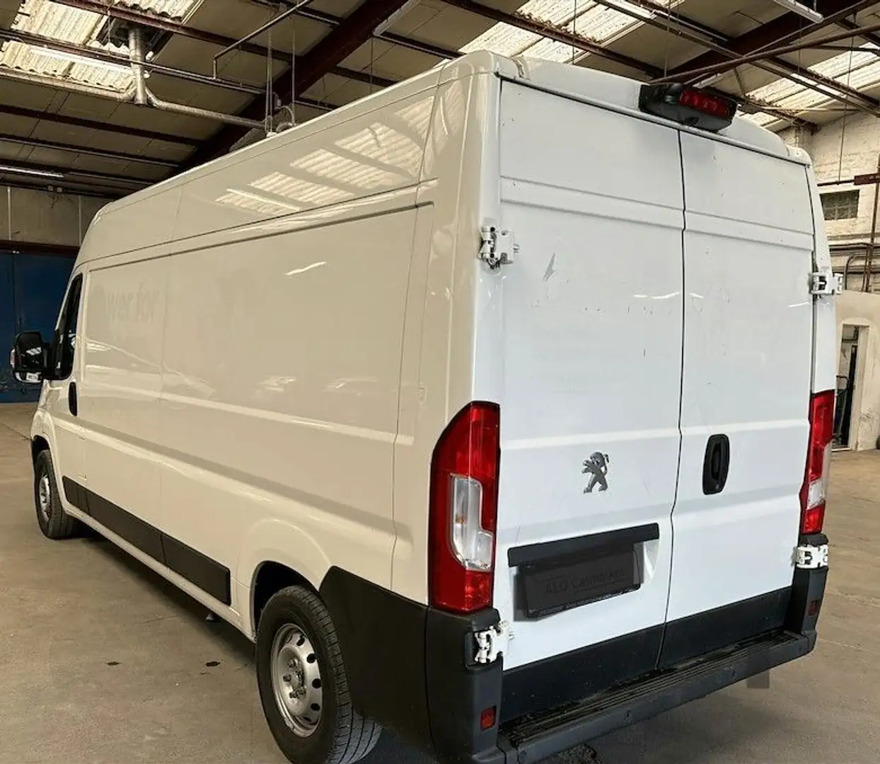 Peugeot Boxer 335 L3H2 Pro BlueHDi 140 S # Navi # Regale Weiß - 2