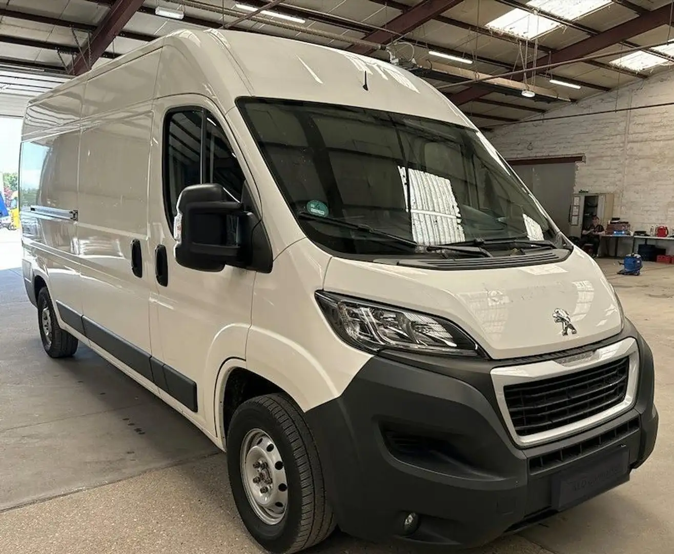 Peugeot Boxer 335 L3H2 Pro BlueHDi 140 S # Navi # Regale Weiß - 1