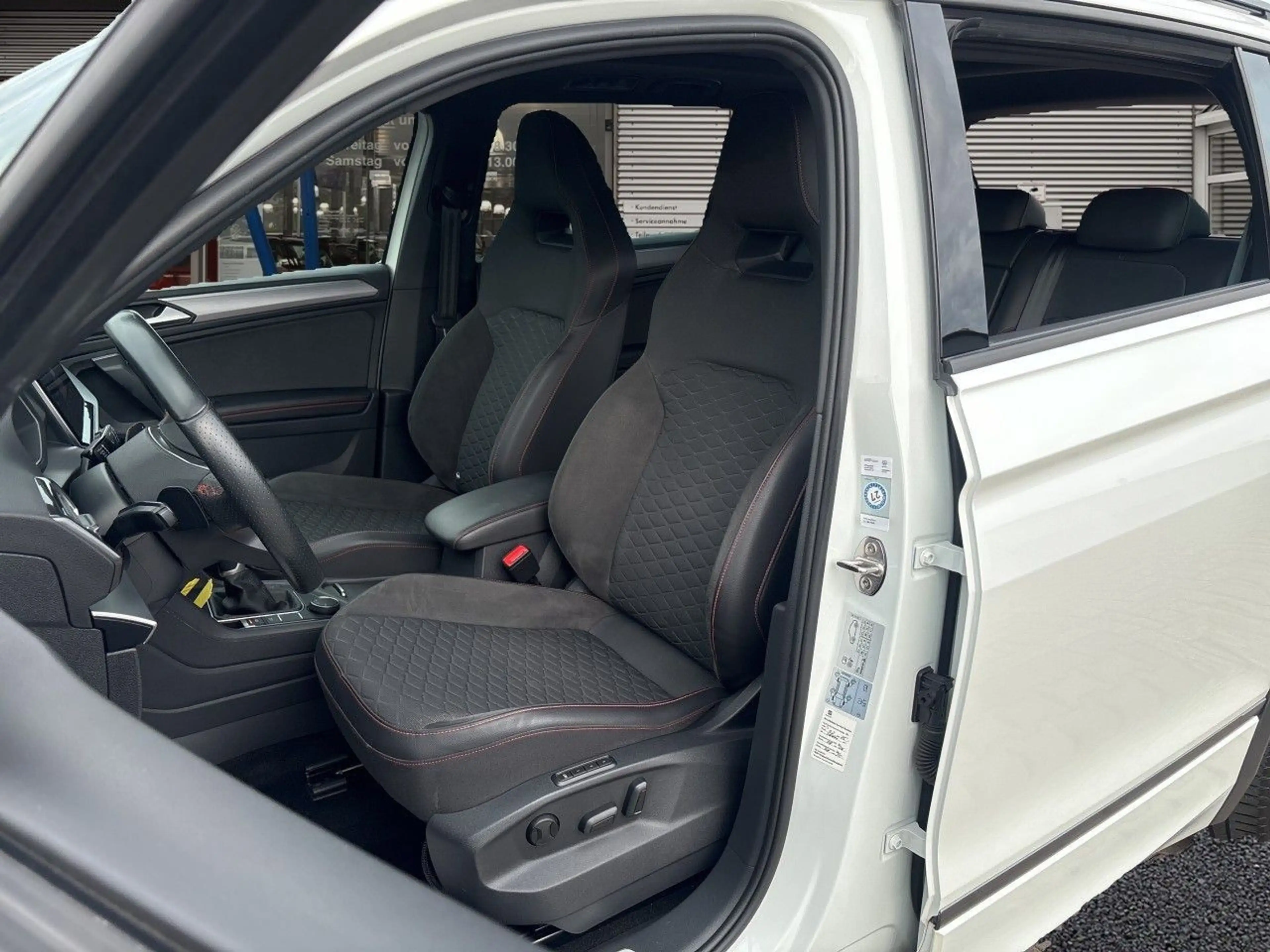 SEAT Tarraco FR e-Hybrid AHK PANO Top-View - 360 — photo 11