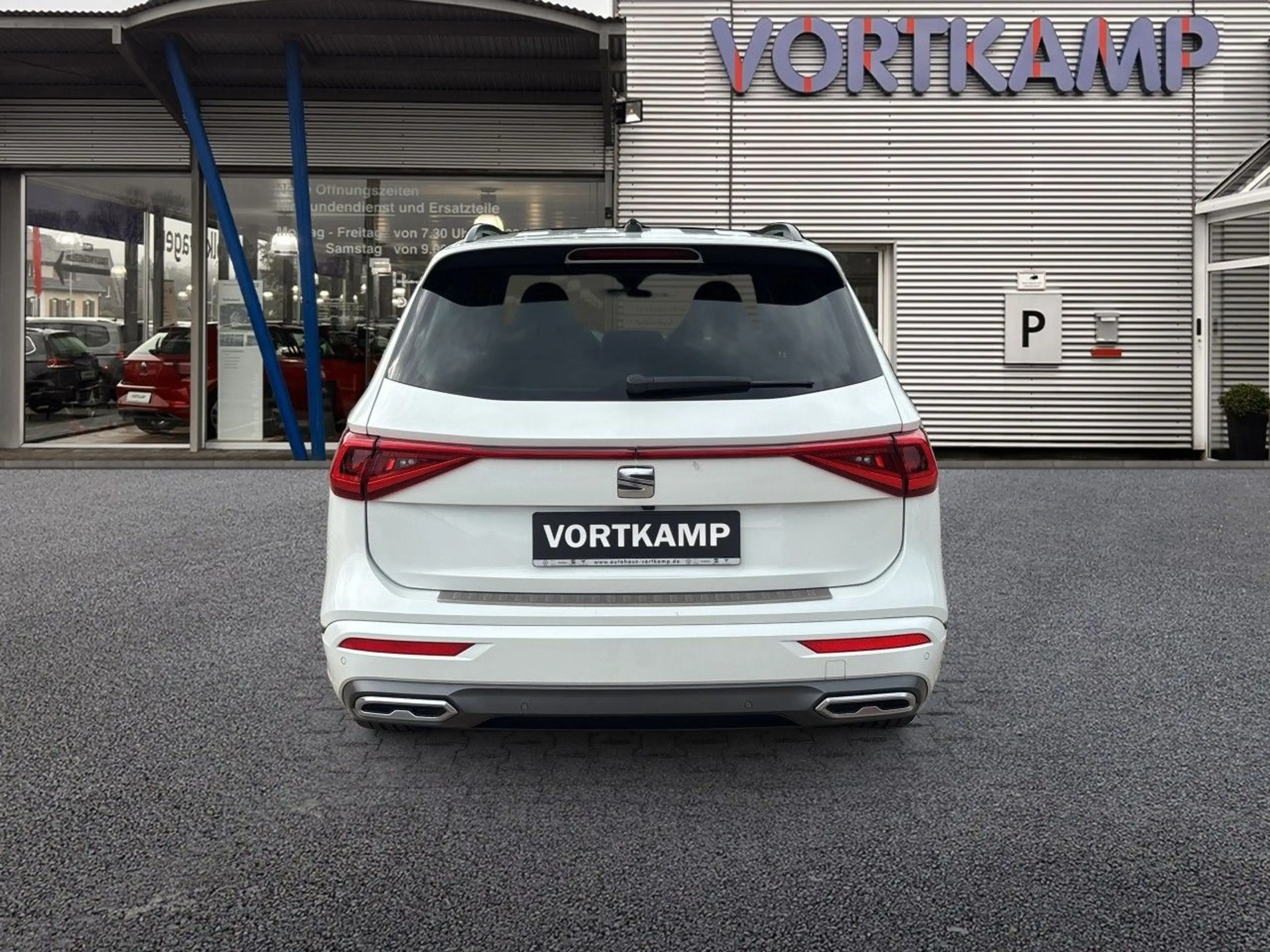 SEAT Tarraco FR e-Hybrid AHK PANO Top-View - 360 — photo 6