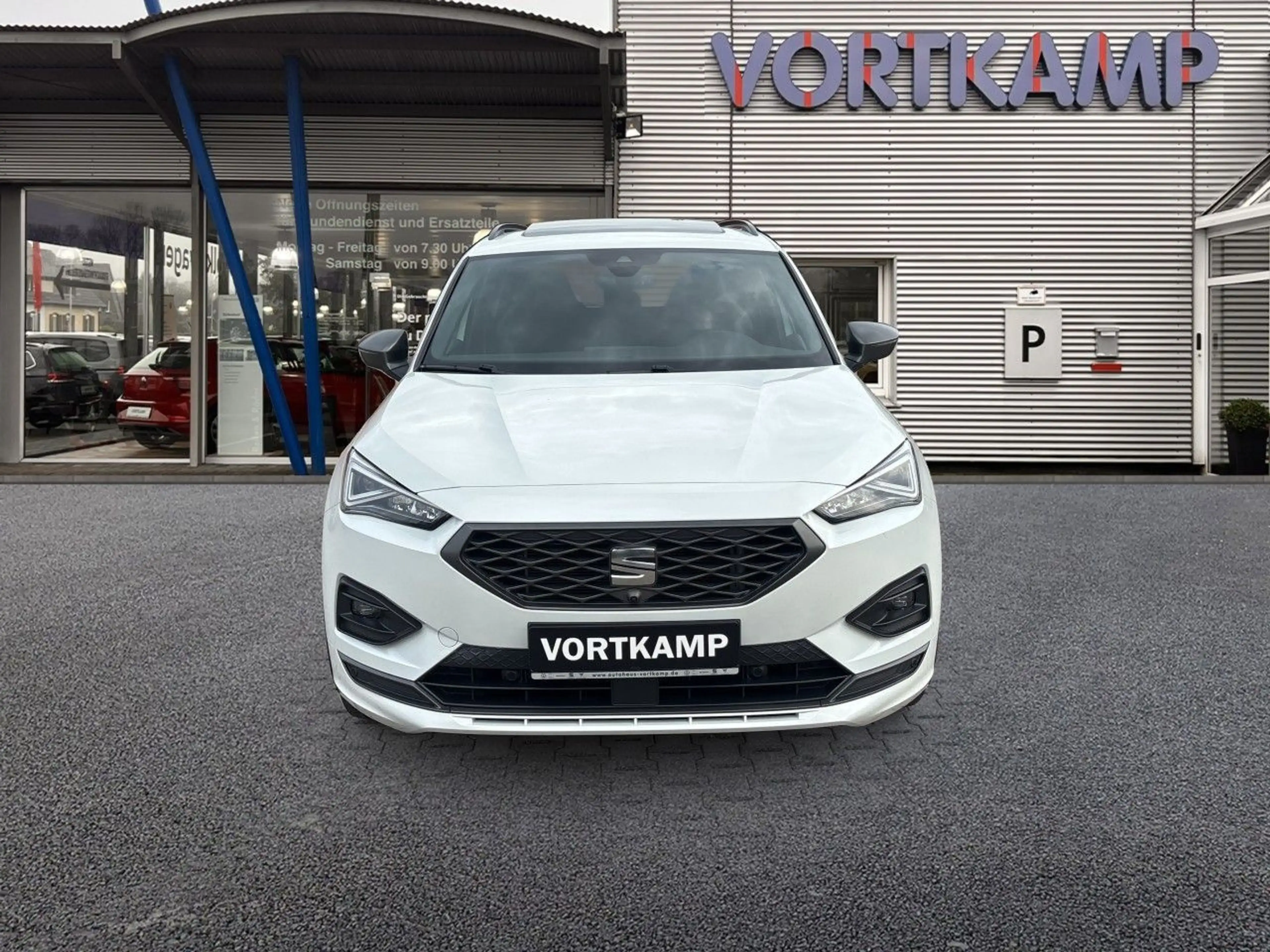 SEAT Tarraco FR e-Hybrid AHK PANO Top-View - 360 — photo 2