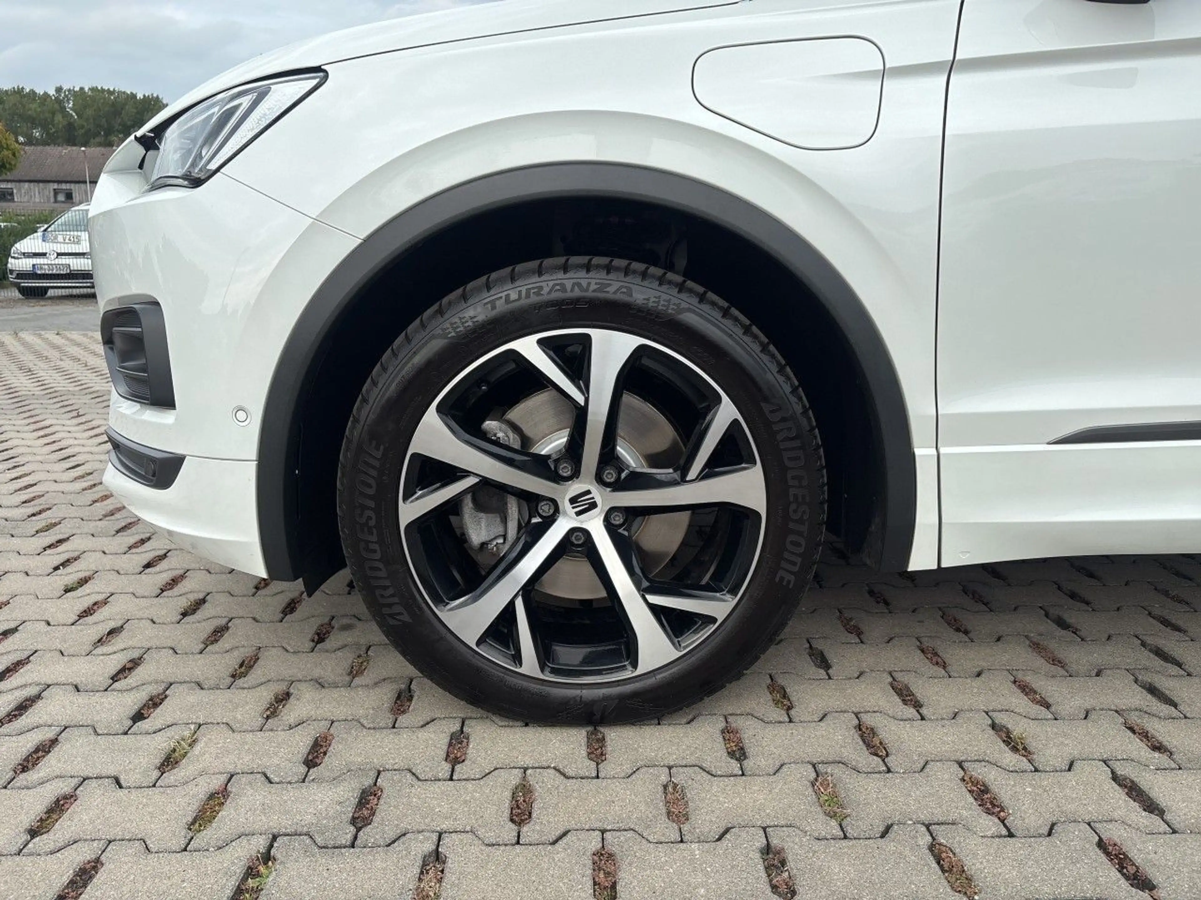 SEAT Tarraco FR e-Hybrid AHK PANO Top-View - 360 — photo 9