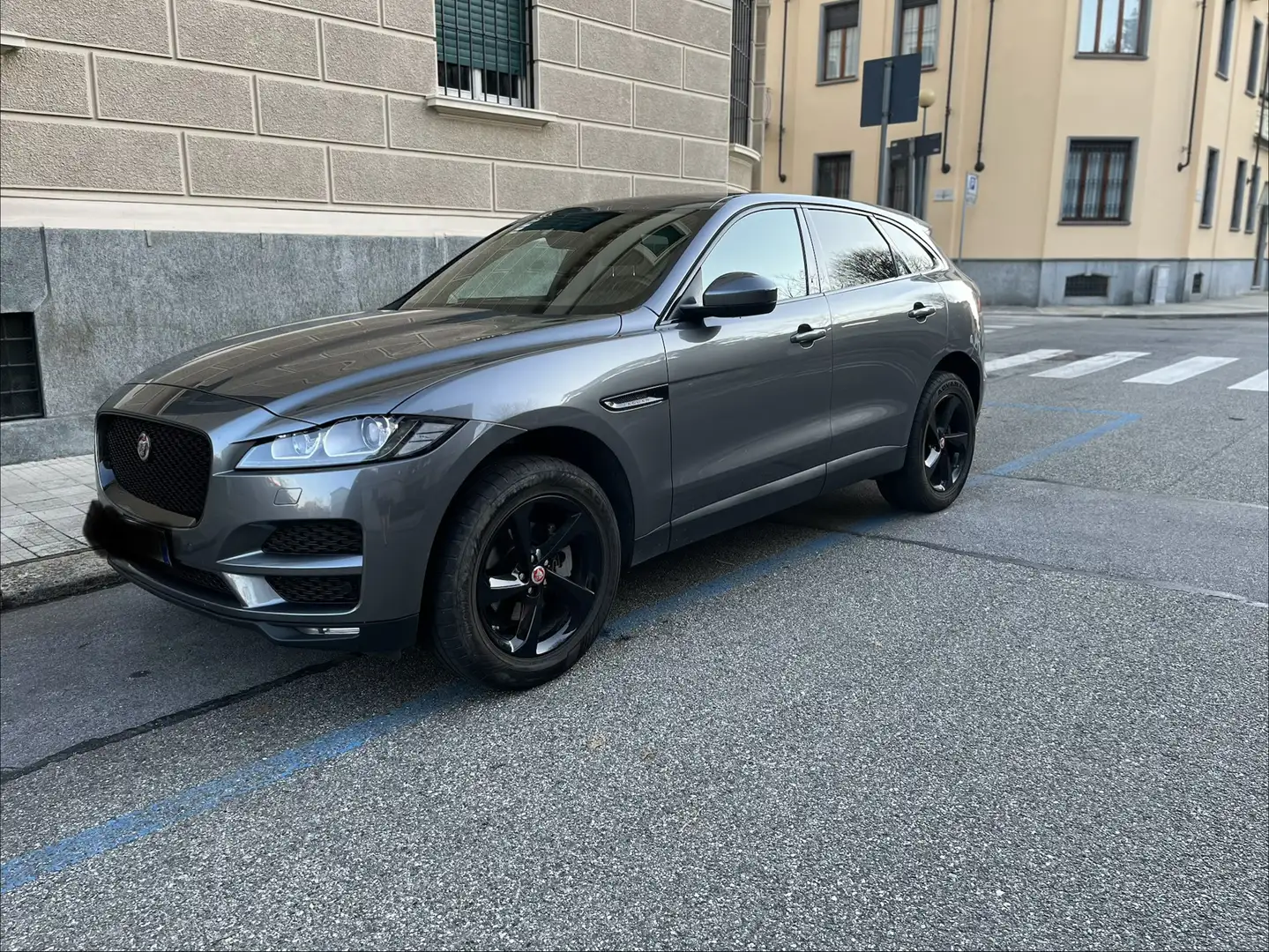 Jaguar F-Pace 2.0d i4 Pure awd 180cv auto my19 - 2