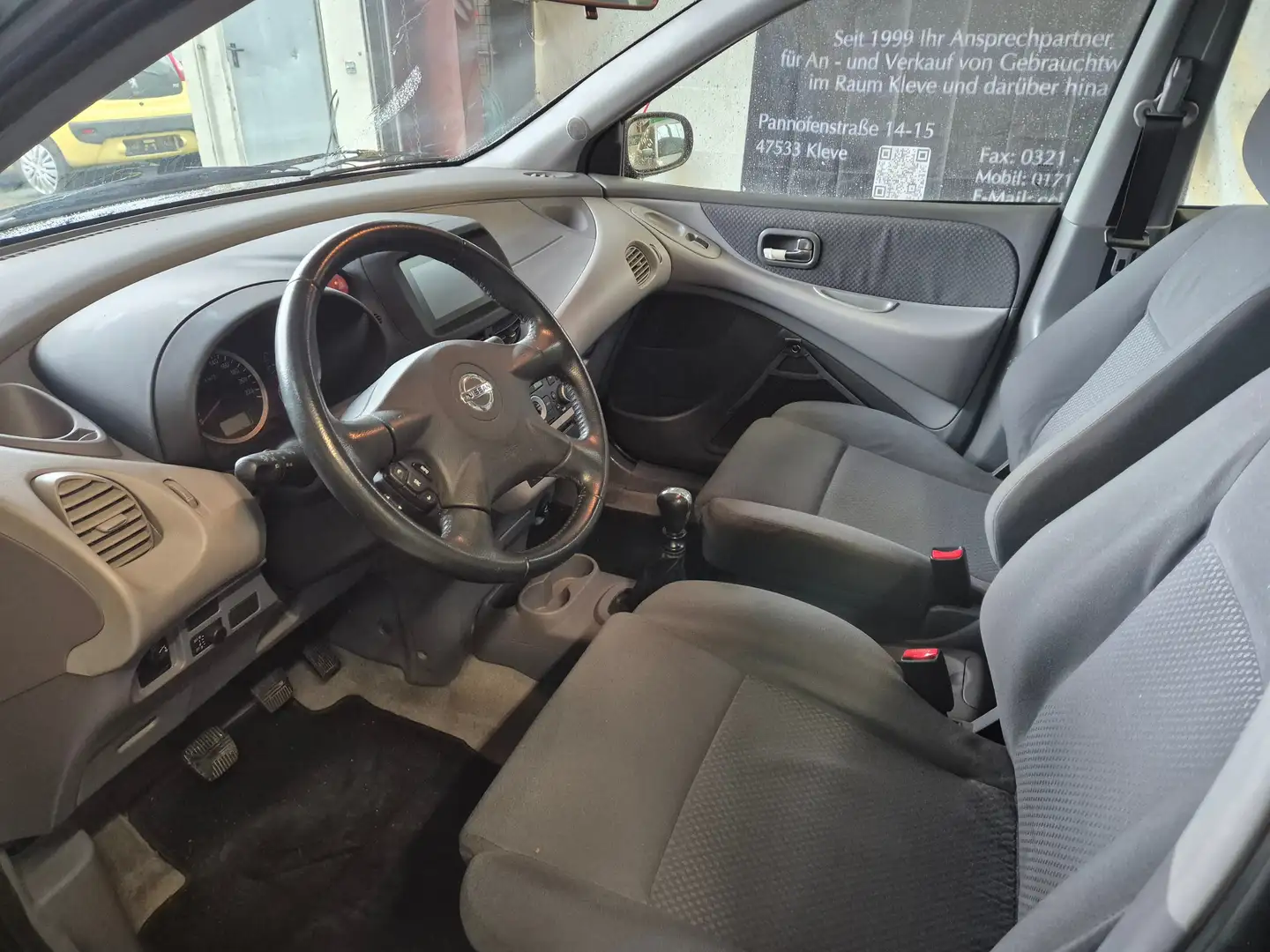 Nissan Almera Tino Almera Tino Diesel dCi acenta Schwarz - 2