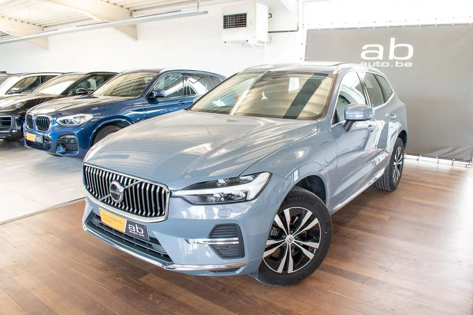 Volvo XC60 T6 RECHARGE PLUG-IN INSCRIPTION, PANO, LEDER, APPL Gris - 2