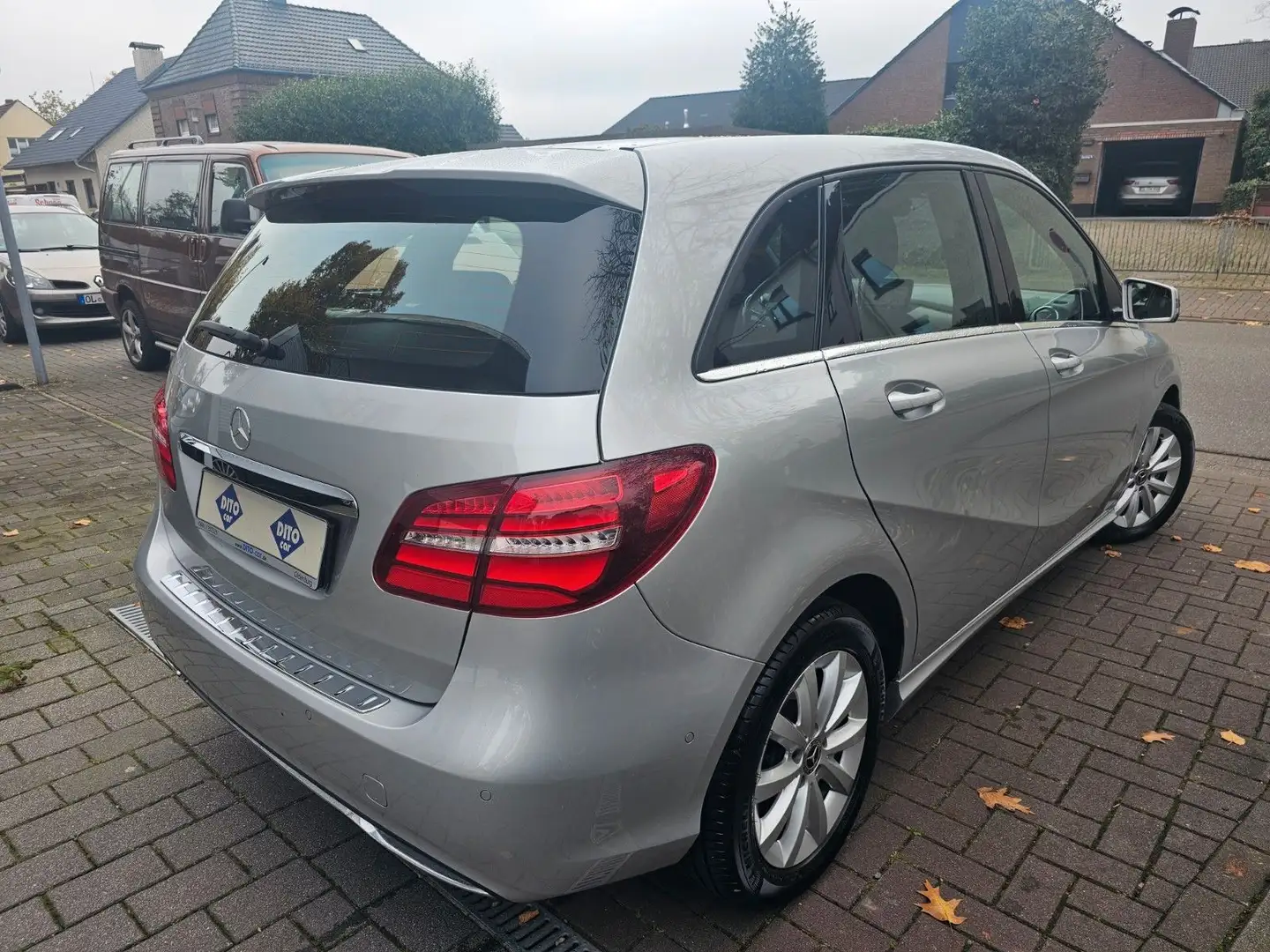 Mercedes-Benz B 180 CDI /Automatik/PDC/Klima/SHZ/ Silber - 2