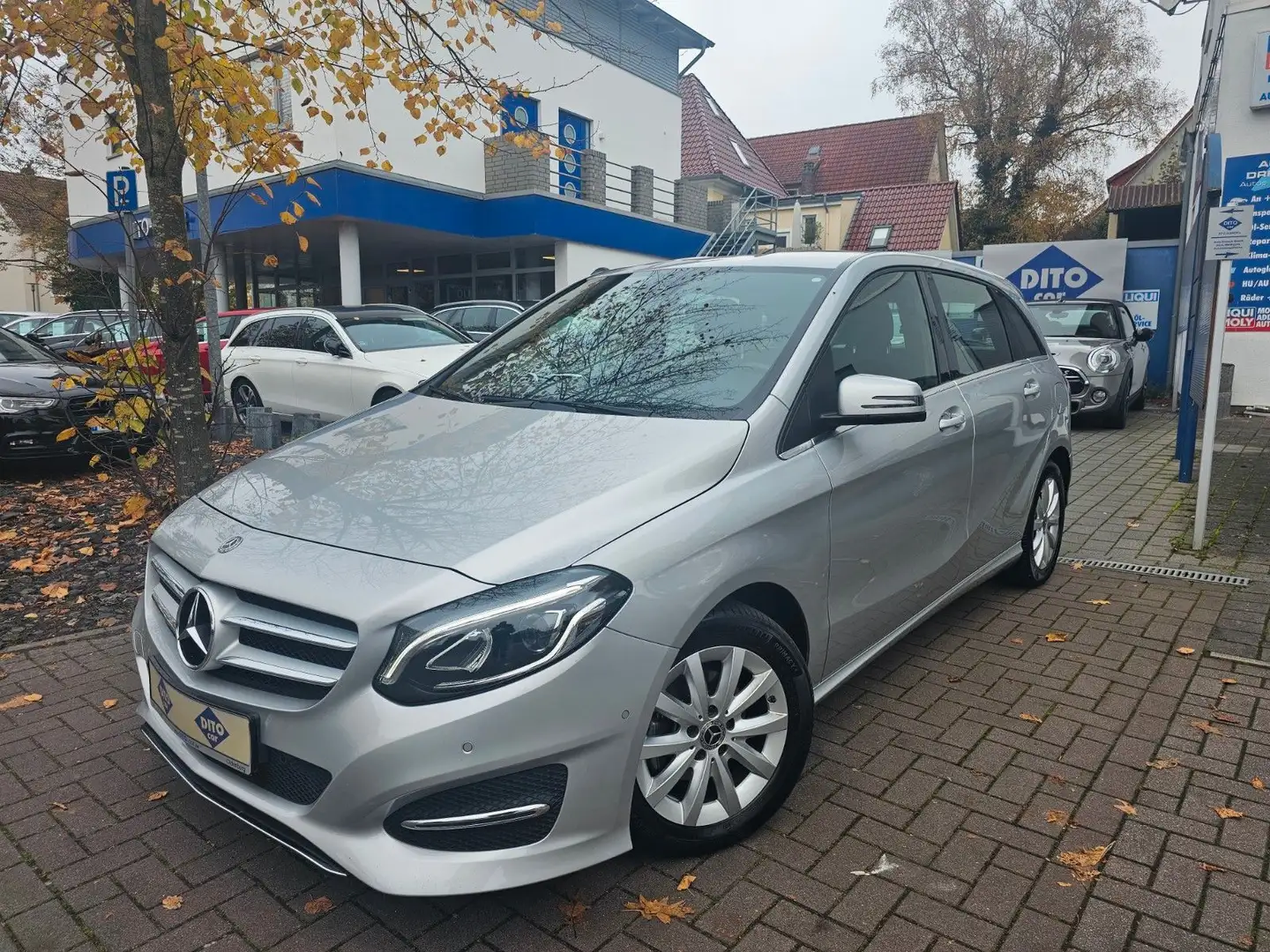 Mercedes-Benz B 180 CDI /Automatik/PDC/Klima/SHZ/ Silber - 1