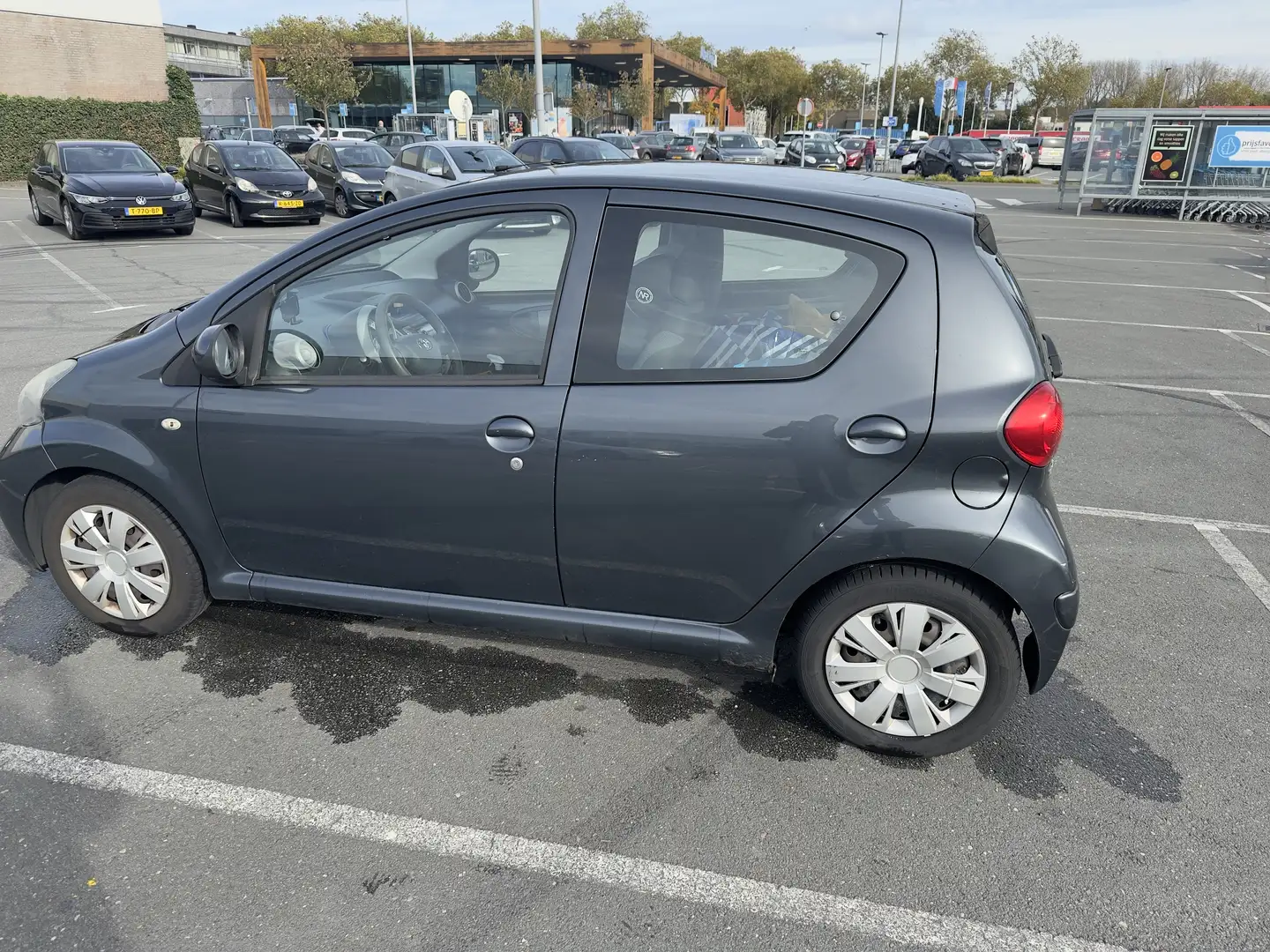 Toyota Aygo Сірий - 2