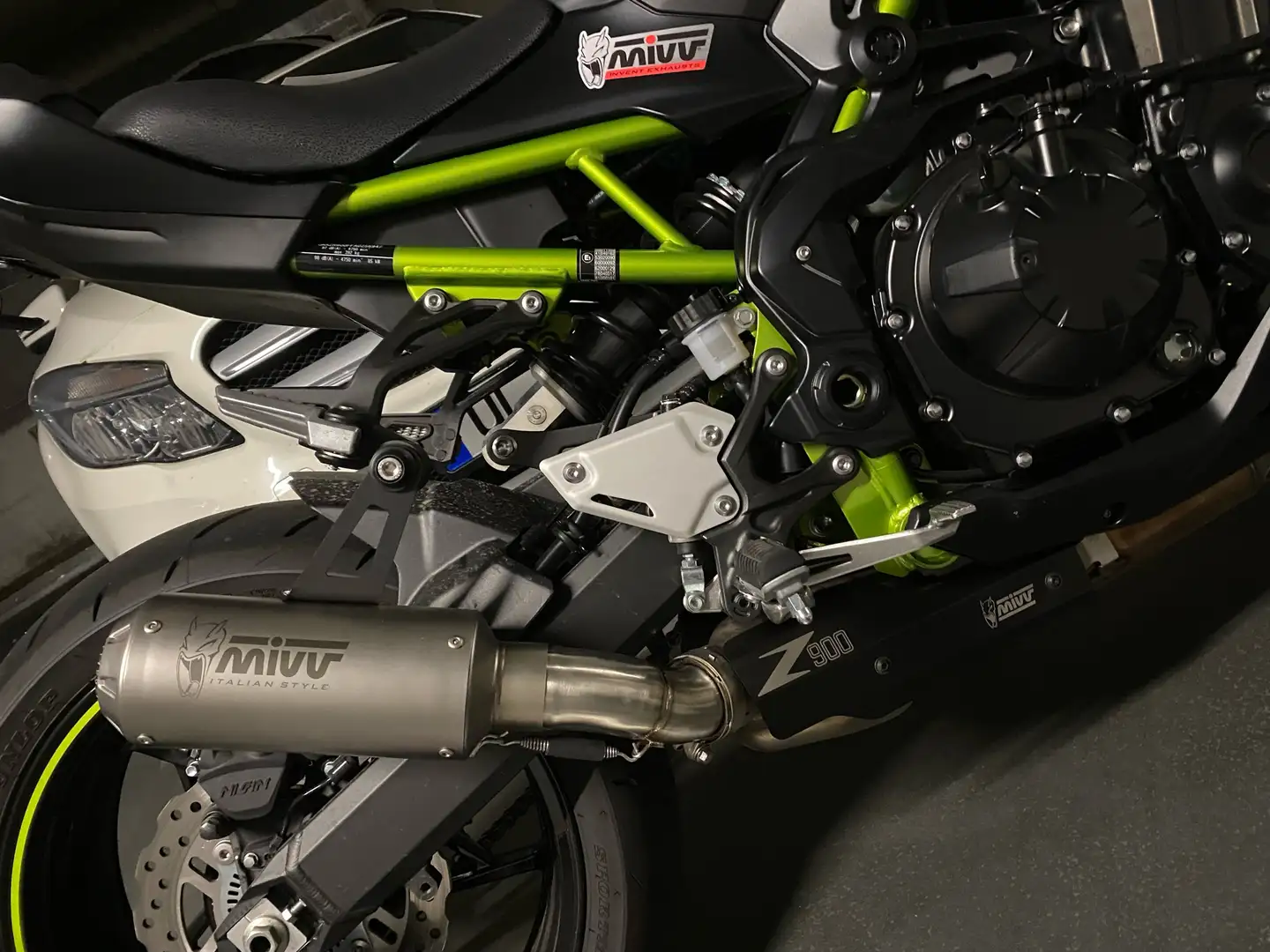 Kawasaki Z 900 Grün - 2
