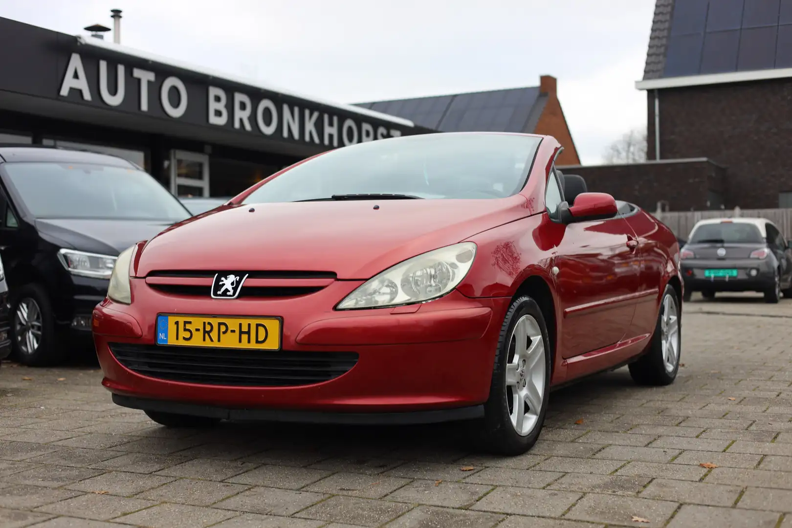Peugeot 307 CC 2.0-16V CLIMA | CRUISE | LEDER | 80 DKM NAP Rojo - 1
