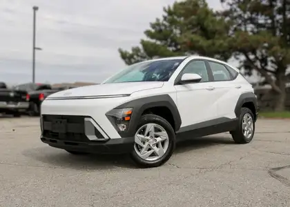 White 2025 Hyundai Kona Essential AWD SUV / Crossover Continuously Variable Transmission