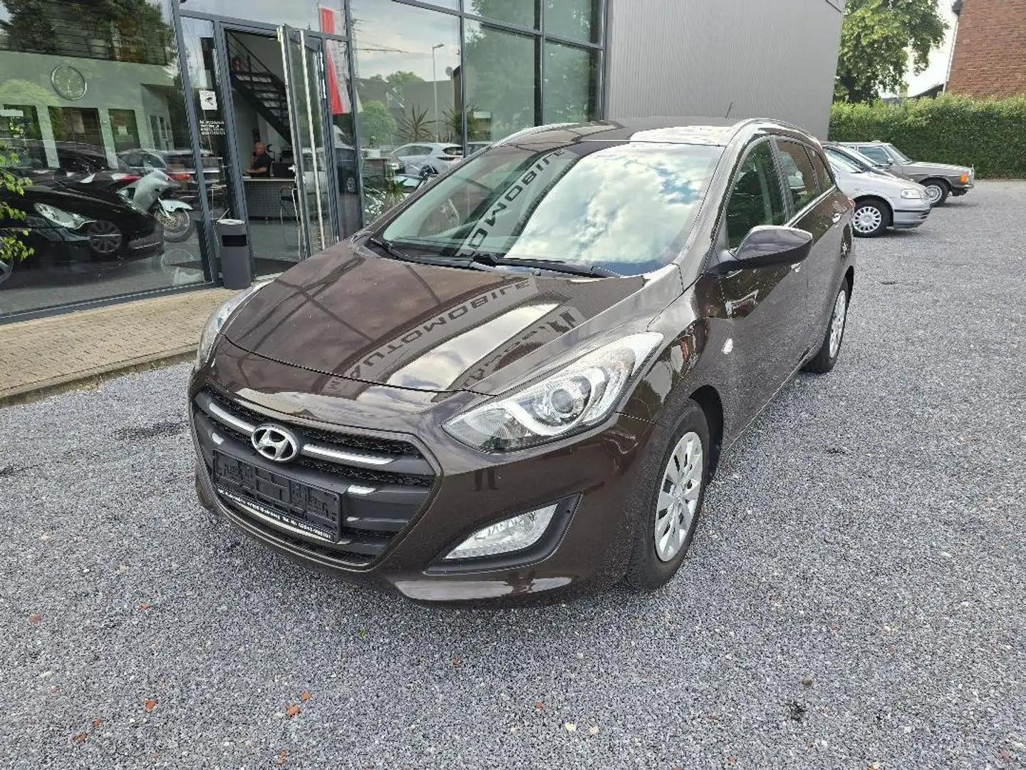 Hyundai i30 blue Classic Braun - 1