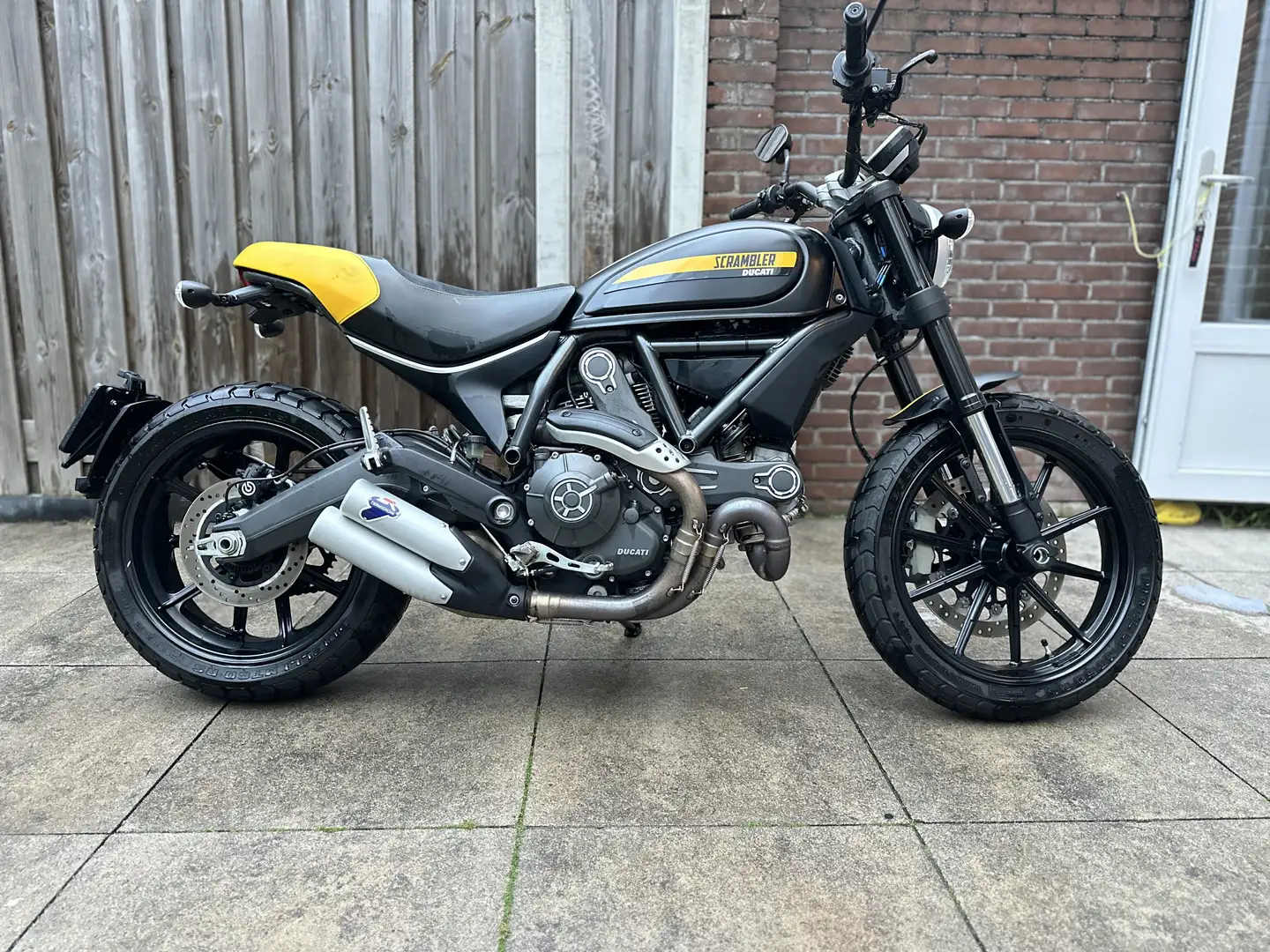Ducati Scrambler 800 Full Throttle - 1