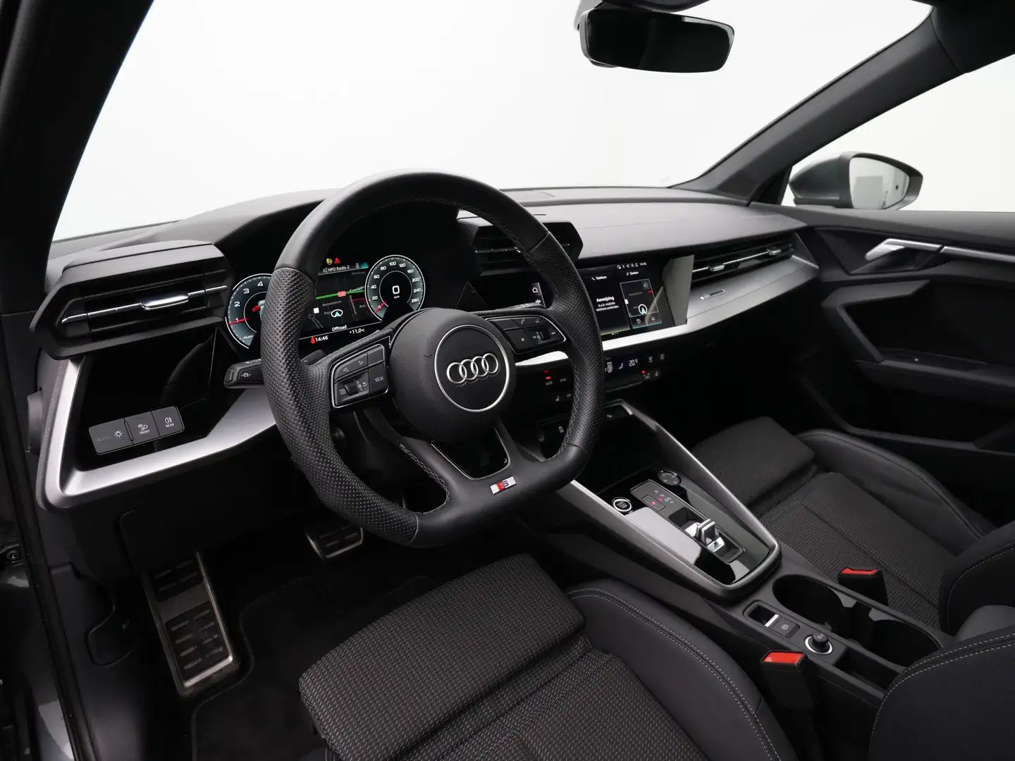 Audi A3 Sportback 35 TFSI 150 pk S-tronic S-Line | Navigat Grigio - 2
