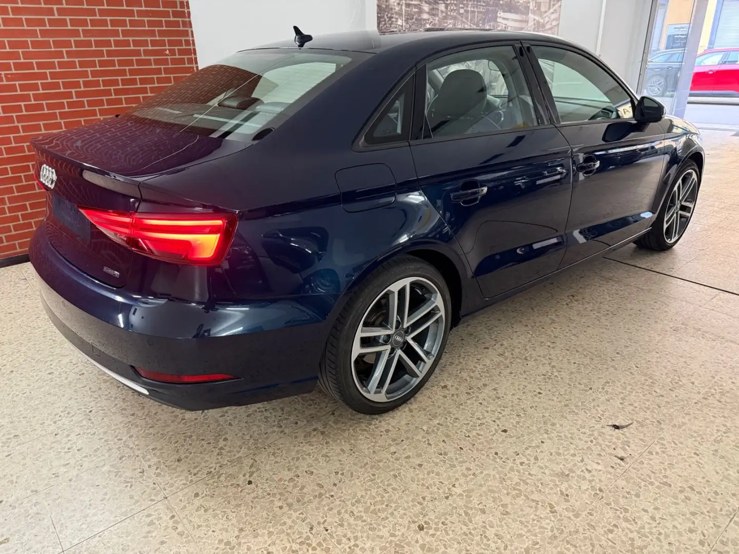 Audi A3 Limo quattro*R-Kamera*B&O*Virtual Cockpit* Blau - 2