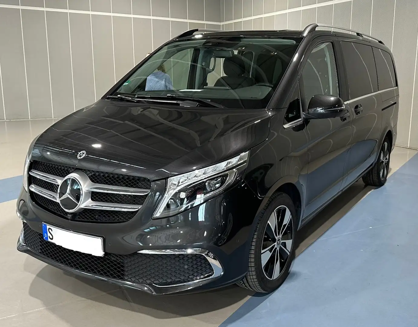 Mercedes-Benz V 220 V300 d AVANTGARDE EDITION lang (447.813) Schwarz - 1
