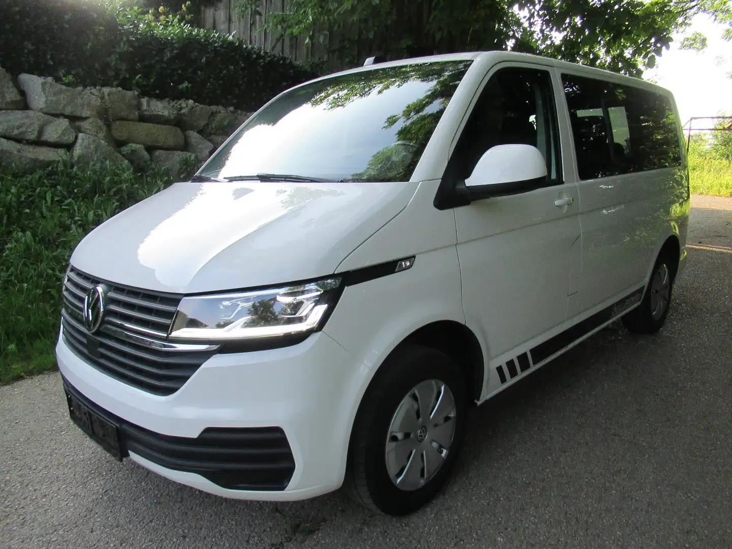 Volkswagen T6.1 Kombi KR 2,0 TDI LED Scheinwerfer Doka Multivan Optik Weiß - 1