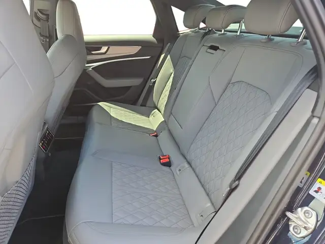 Audi S6 view 10