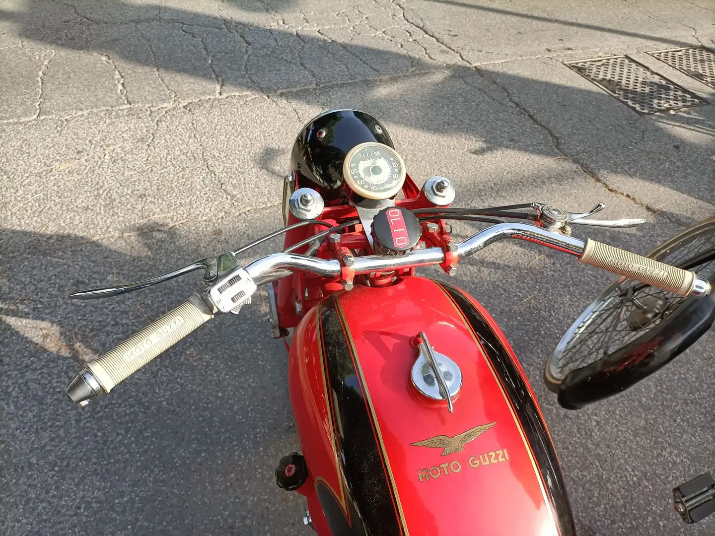 Moto Guzzi Falcone Červená - 2