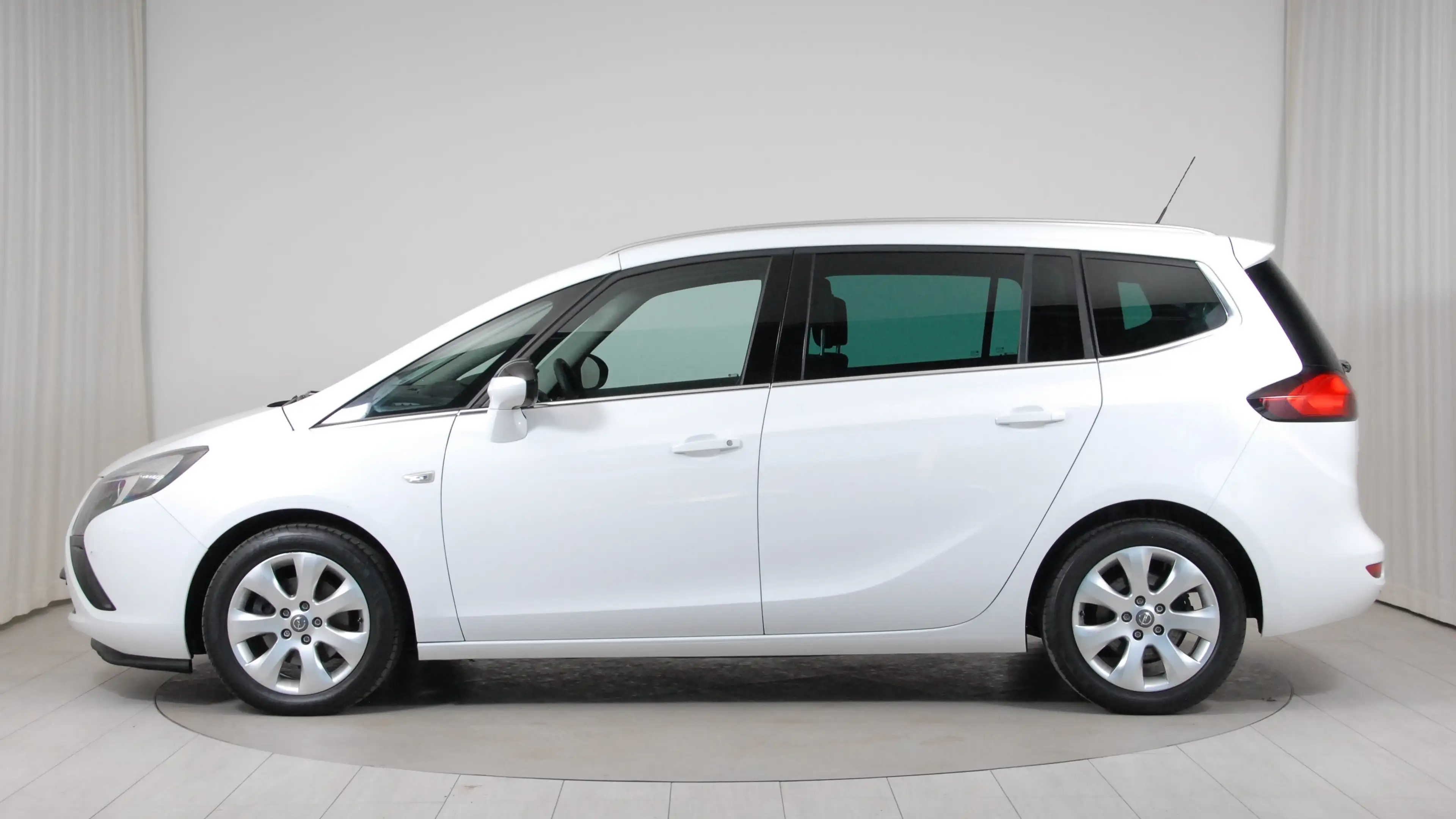 Opel Zafira Tourer 1.4 Turbo Edition ecoflex *7-Sitzer!!!* — photo 3