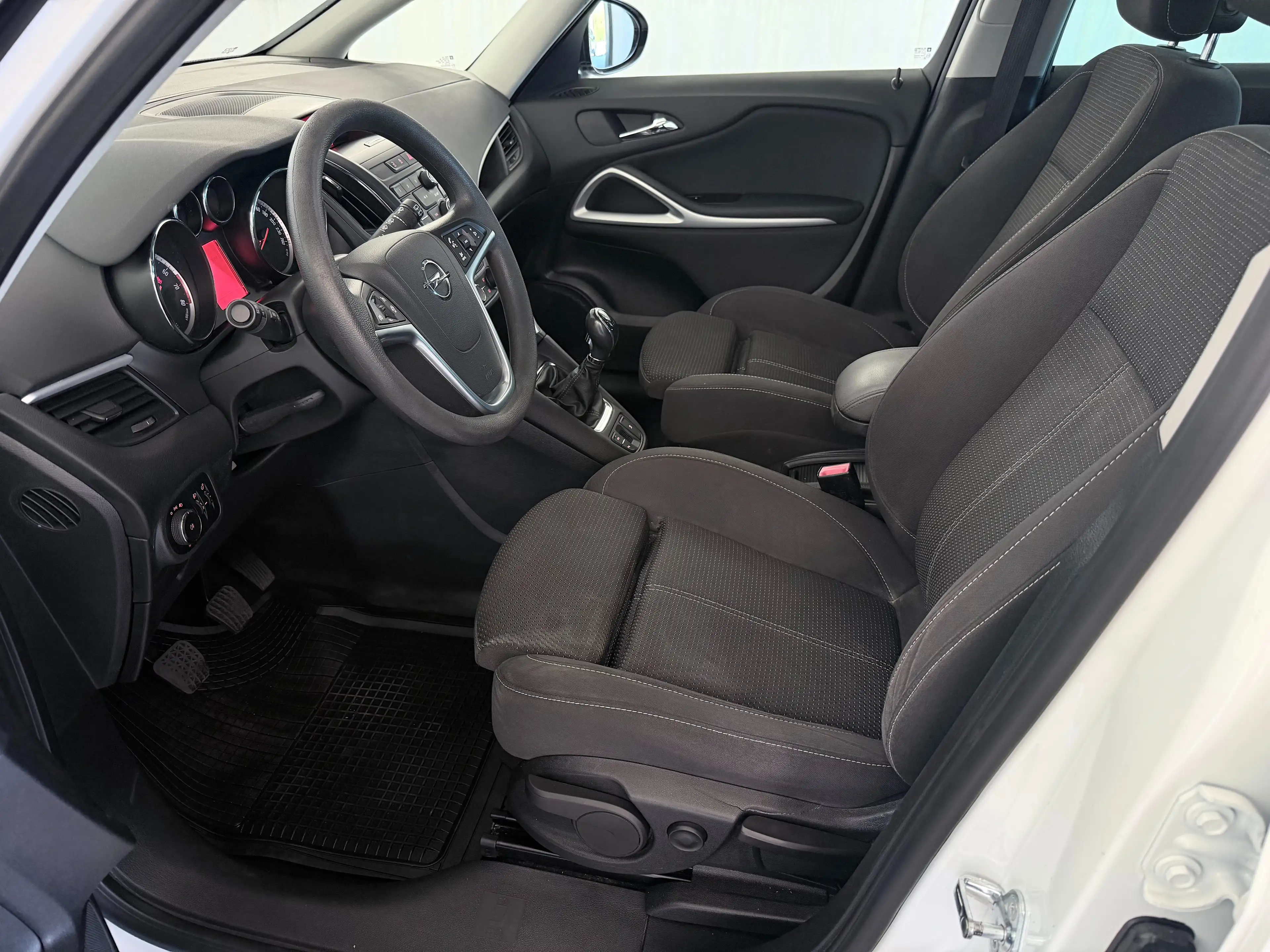 Opel Zafira Tourer 1.4 Turbo Edition ecoflex *7-Sitzer!!!* — photo 8